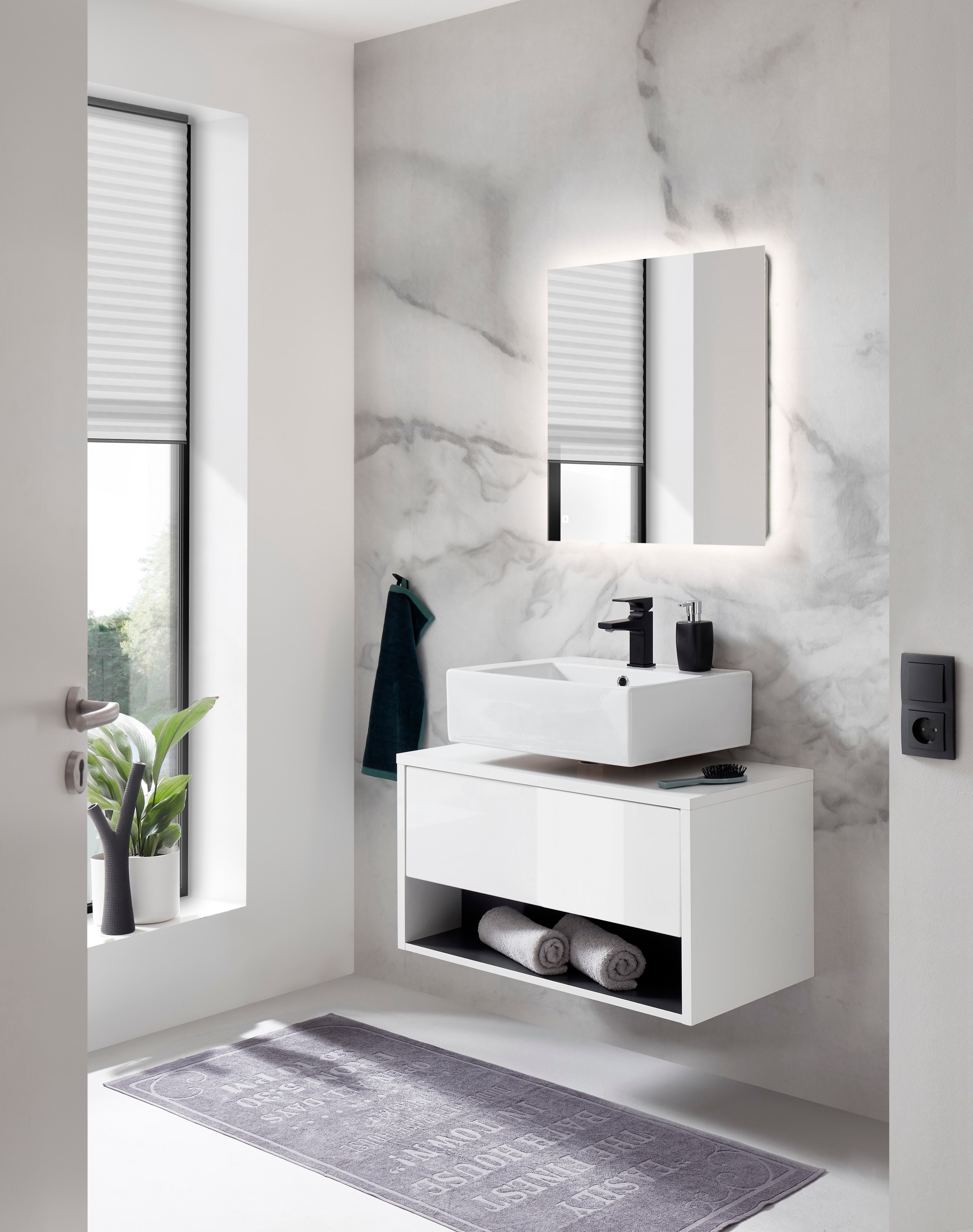 Places of Style Badmöbel-Set »Studio Line, Bad im modernen Design, 2-teiliges Badezimmer«, (2 St.), Unterschrank und Spiegel, in zwei Farben verfügbar, viel Stauraum
