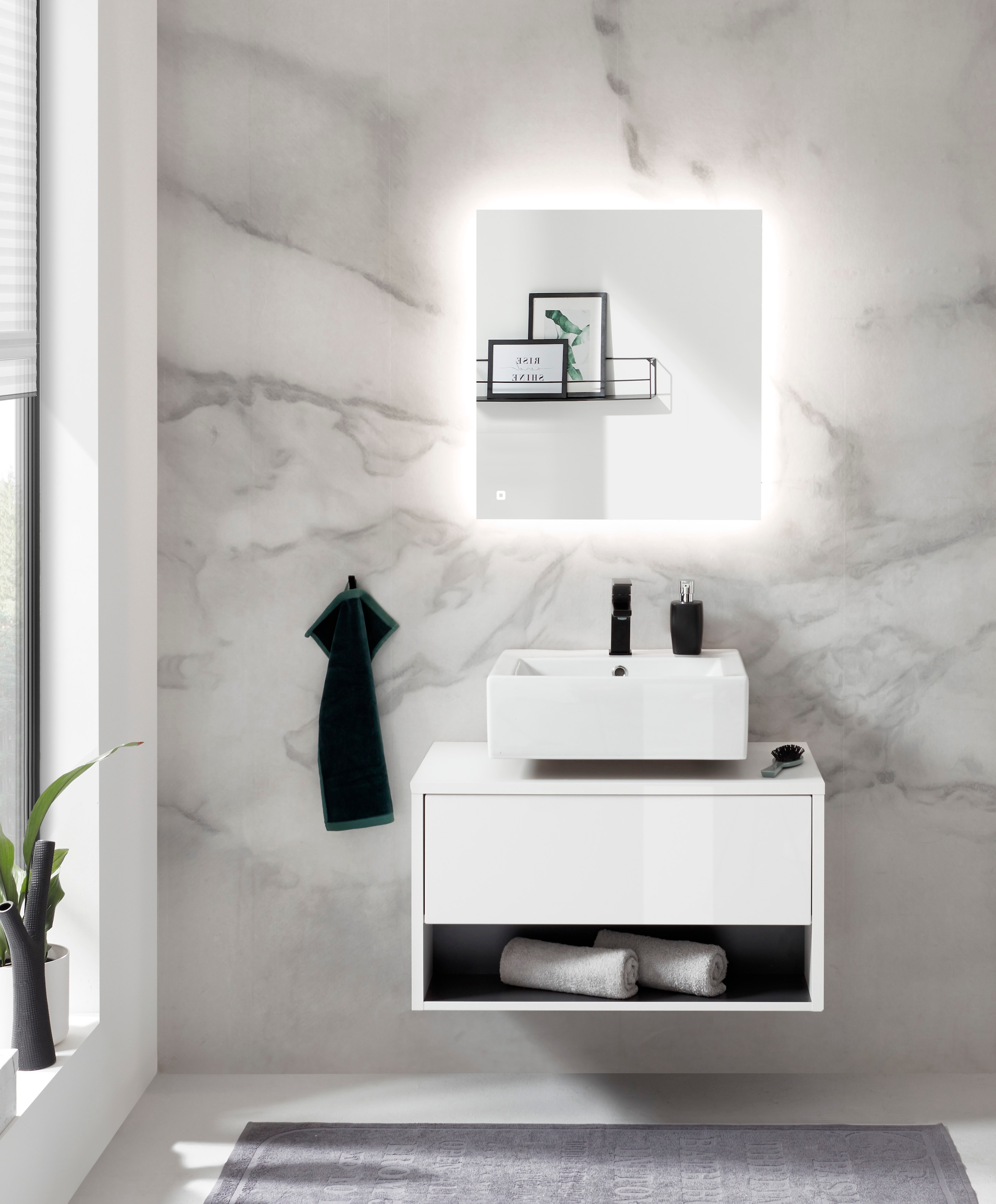 Places of Style Badmöbel-Set »Studio Line, Bad im modernen Design, 2-teiliges Badezimmer«, (2 St.), Unterschrank und Spiegel, in zwei Farben verfügbar, viel Stauraum