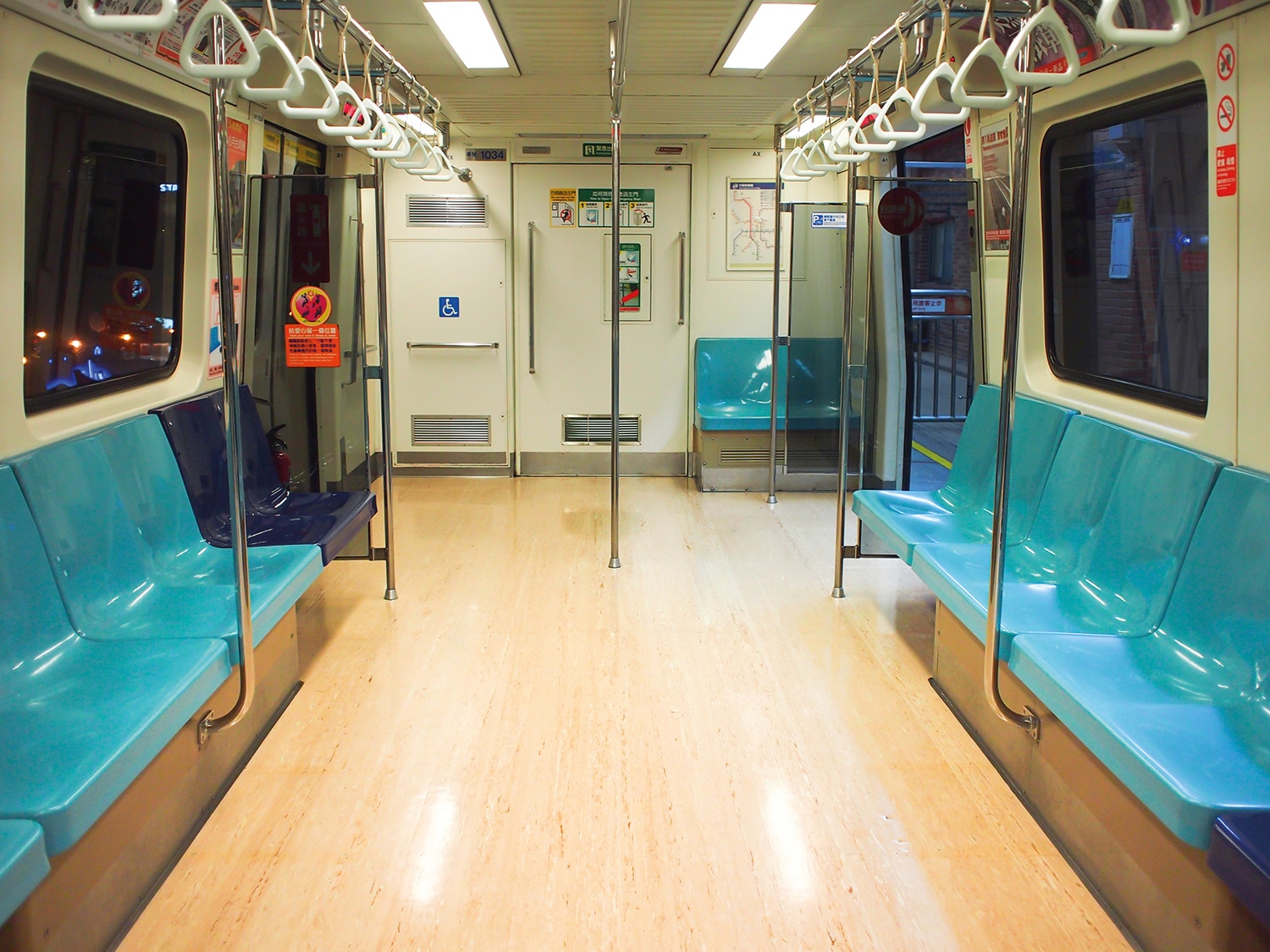 Papermoon Fototapete "Empty Subway" glatt