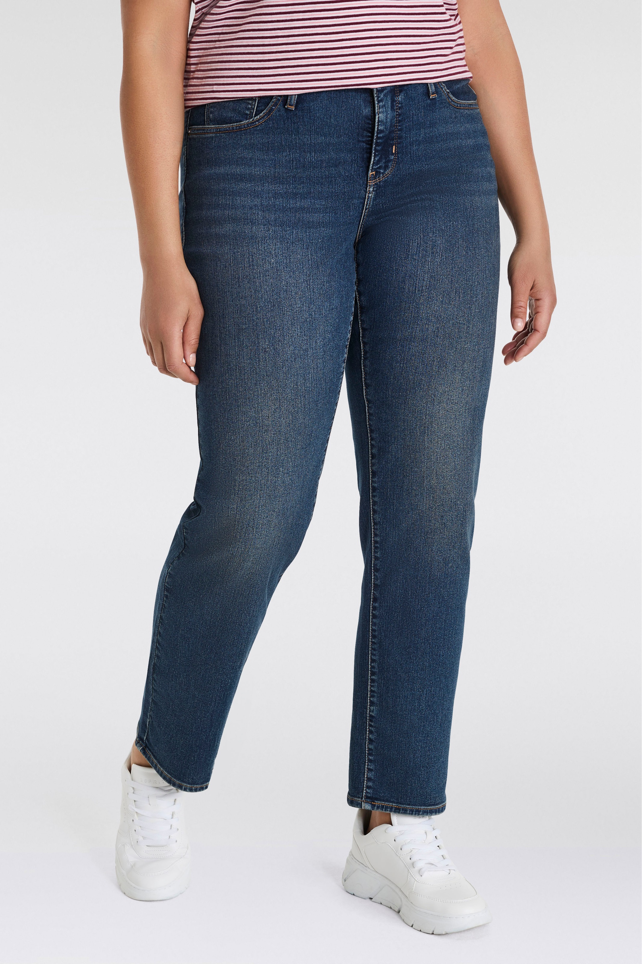 Levi's Plus, Unisex, Levi's Plus »314 Shaping Straight« in Baumwoll-Stretch, zealous blau, 22 (54), Länge 30, Straight-Jeans von Levi's