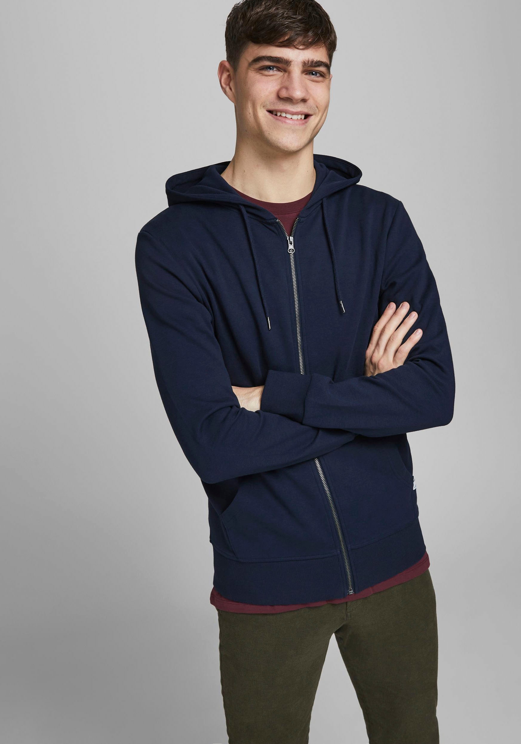 Jack & Jones Kapuzensweatjacke »JJEBASIC Hoodie mit Rippbündchen und angenehmem Tragegefühl«, unifarben, modisch, regular fit, Baumwollmischung, Rundhals