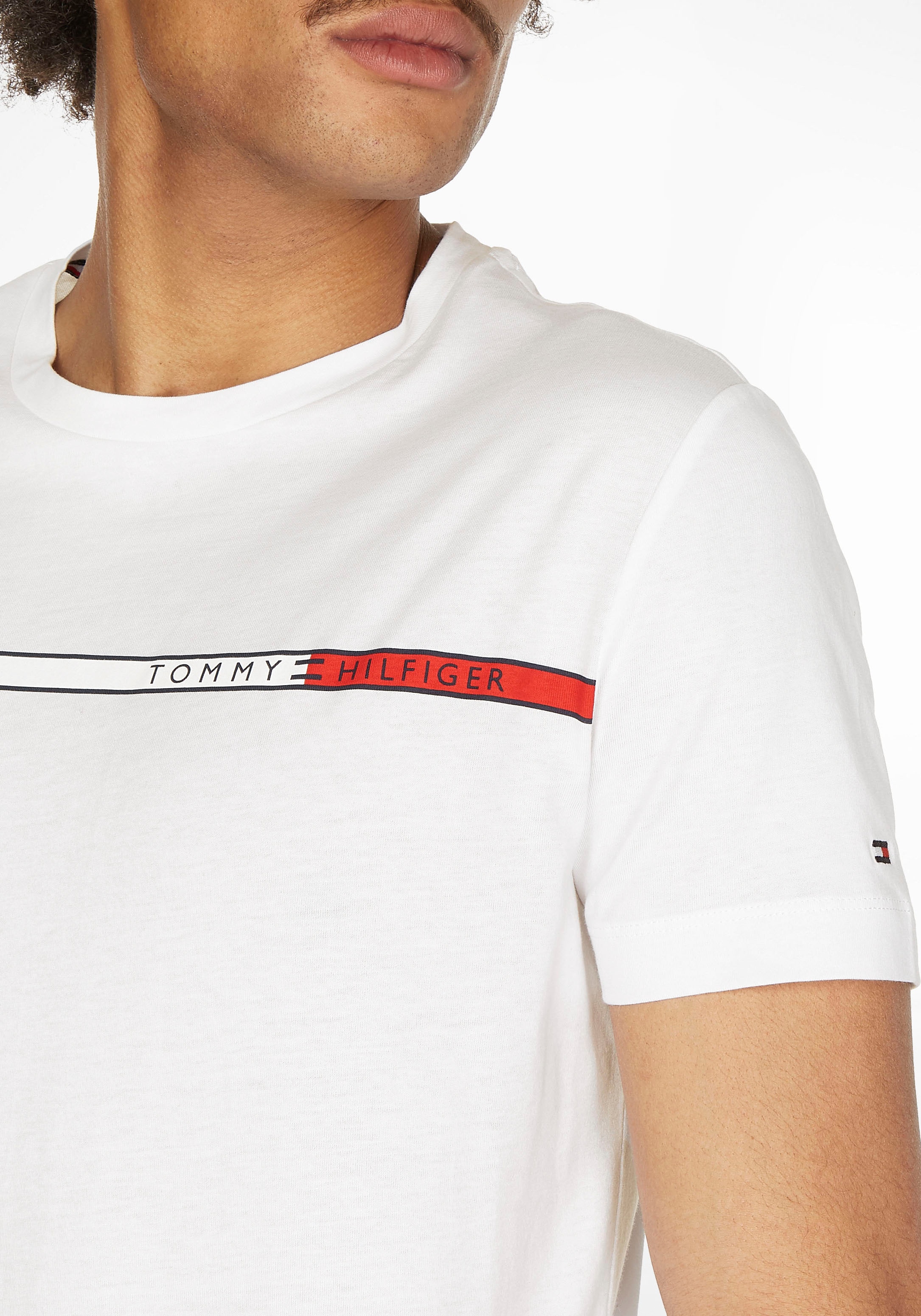 Tommy Hilfiger T-Shirt »TWO TONE CHEST STRIPE TEE« online bestellen |  Jelmoli-Versand