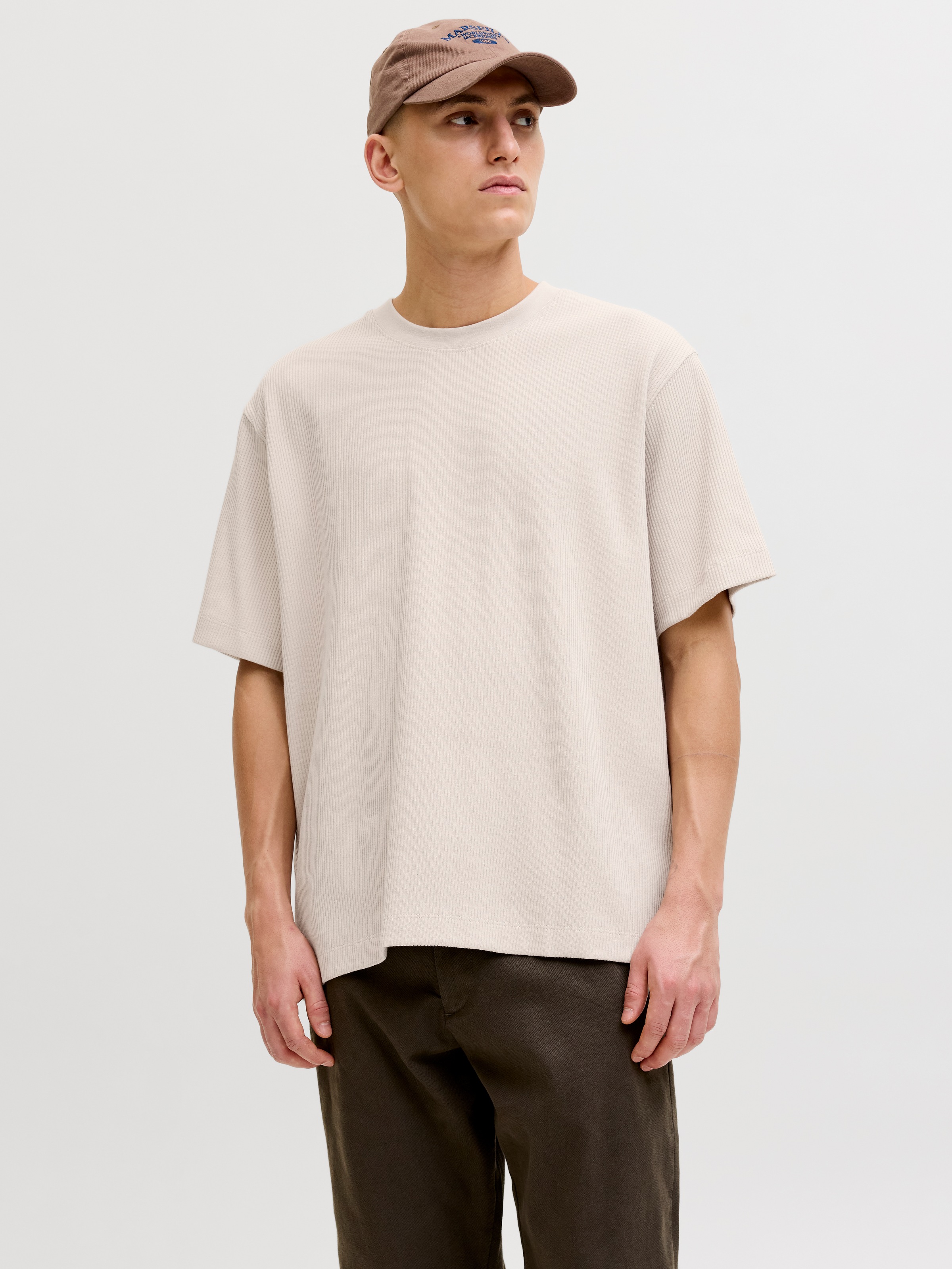 Jack & Jones Rundhalsshirt "JJEHARRISON STRUCTURE TEE SS O-NECK LN" mit Rundhalsusschnitt
