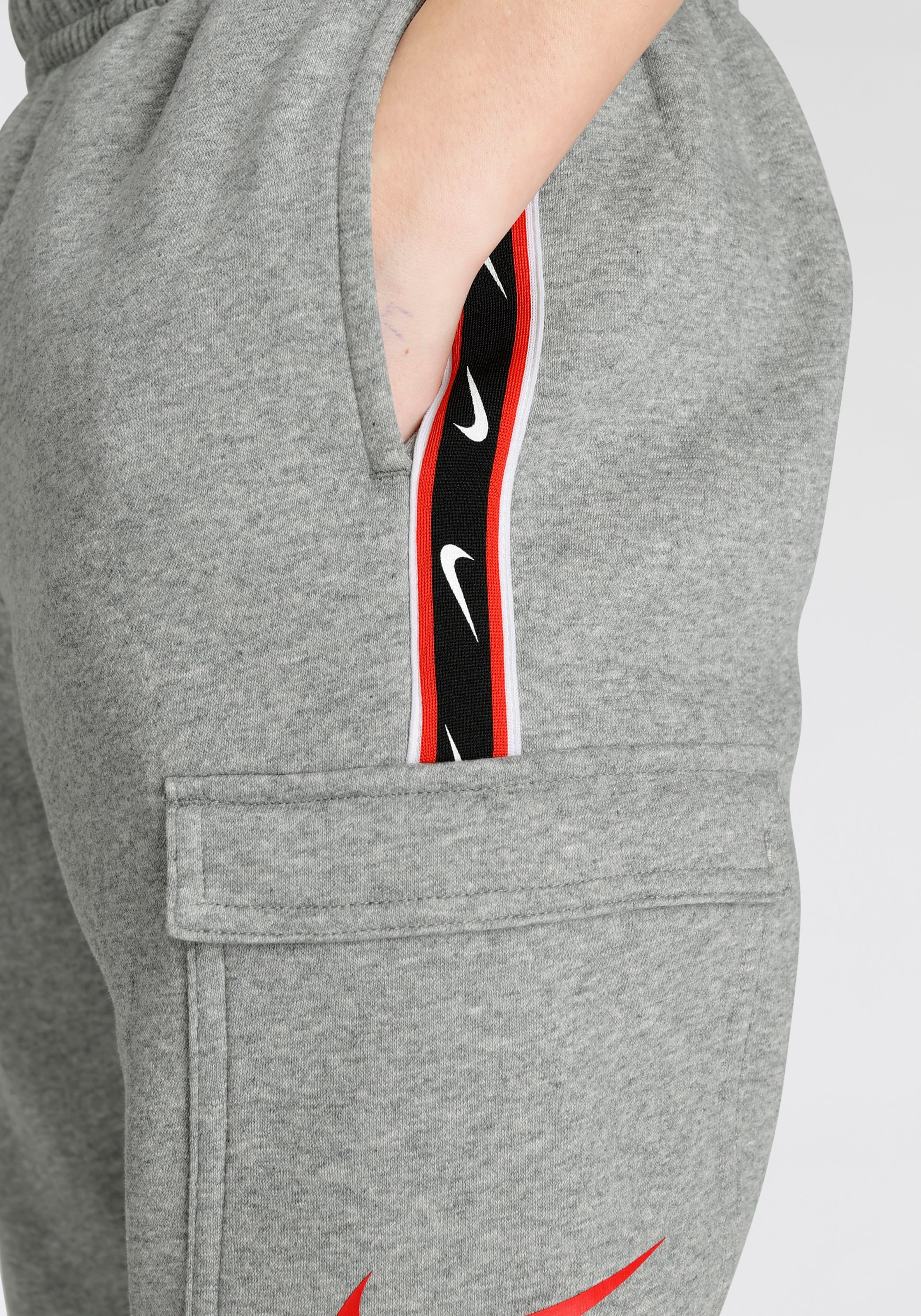 ✵ Nike Sportswear Jogginghose »B NSW REPEAT SW FLC CARGO PANT« online  ordern | Jelmoli-Versand | Sweatshirts