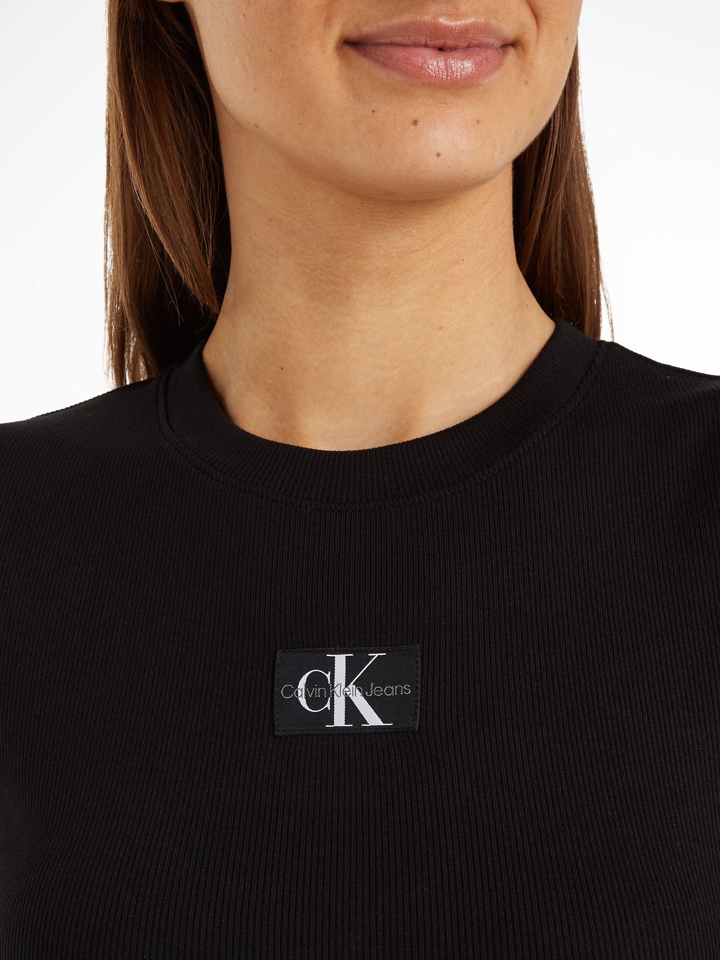 Calvin Klein Jeans T-Shirt »WOVEN LABEL RIB BABY TEE«, mit Logopatch
