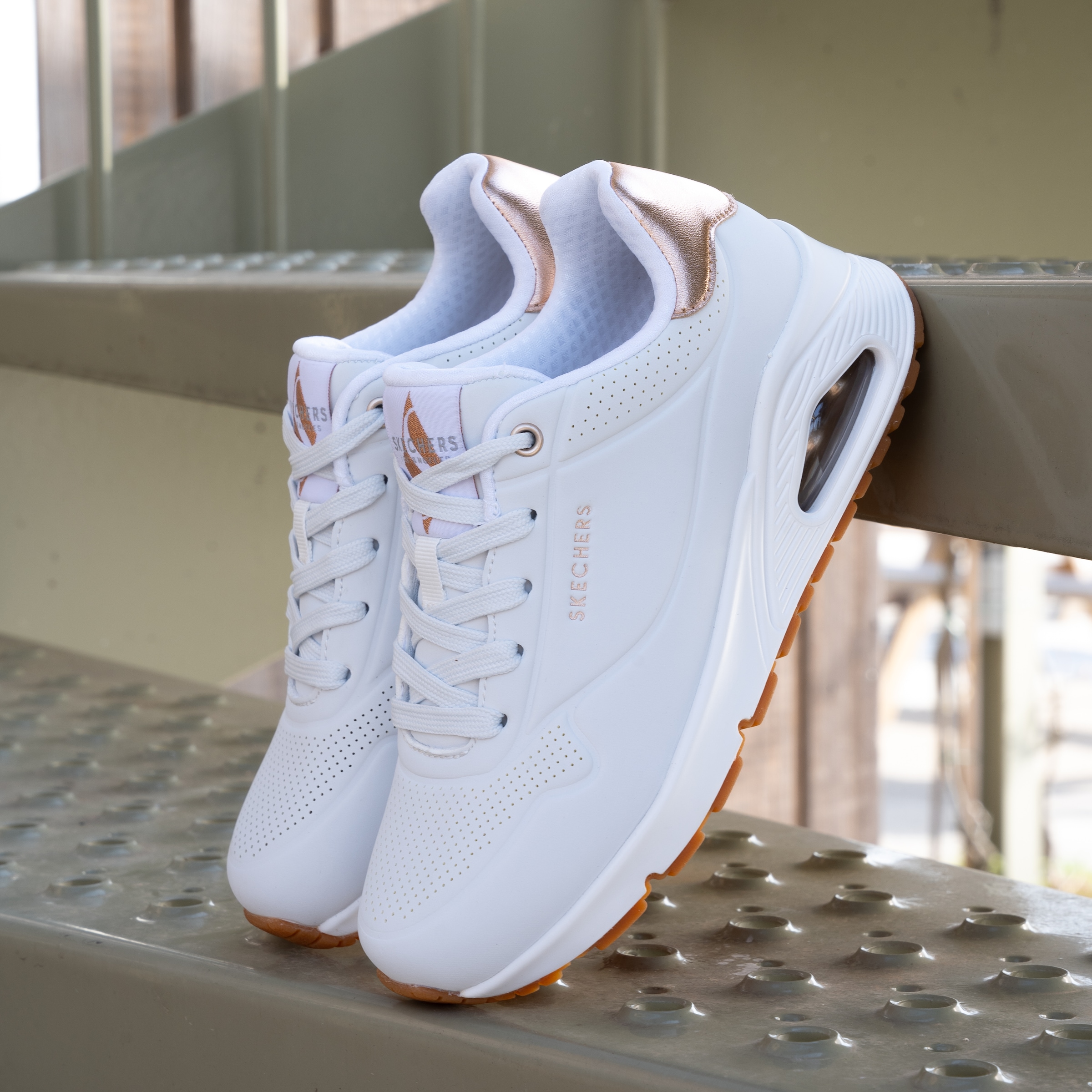 Skechers Sneaker »UNO GOLDEN AIR«, Freizeitschuh, Halbschuh, Schnürschuh mit Metallic-Einsatz