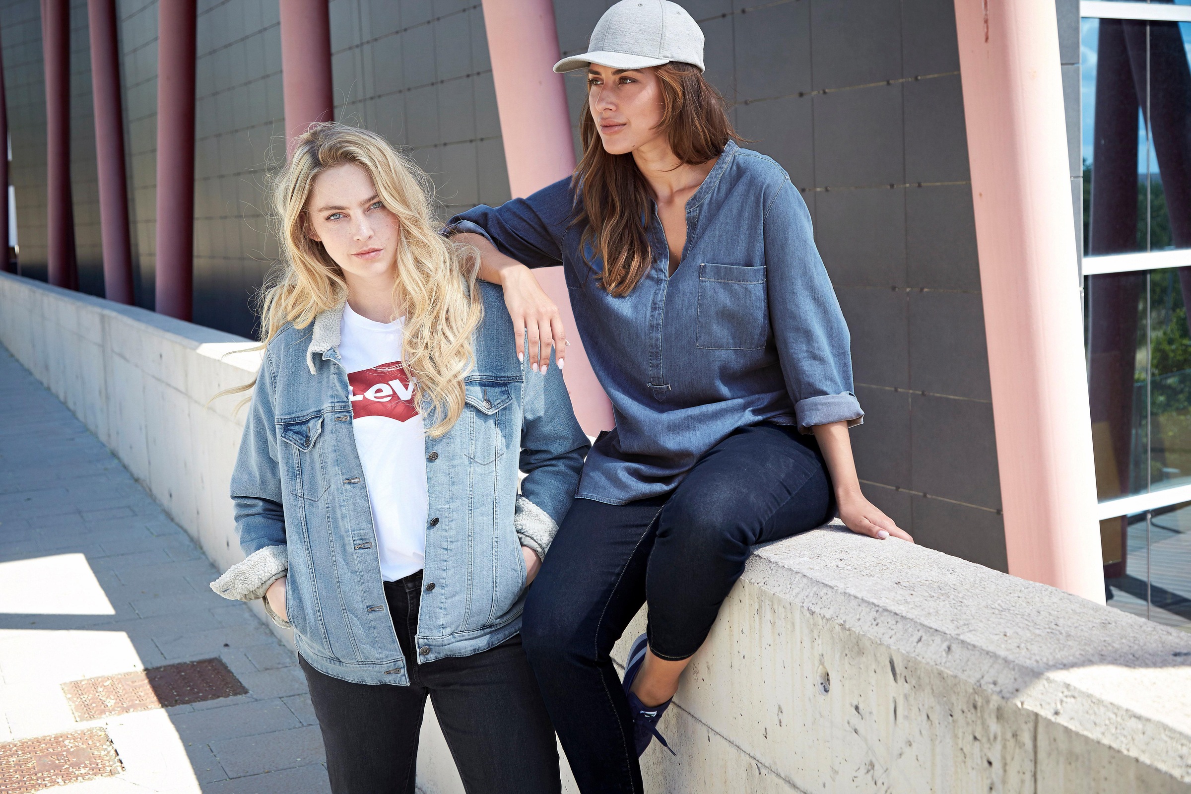 Levi's® Plus T-Shirt »Perfect Tee«, mit Batwing-Logo