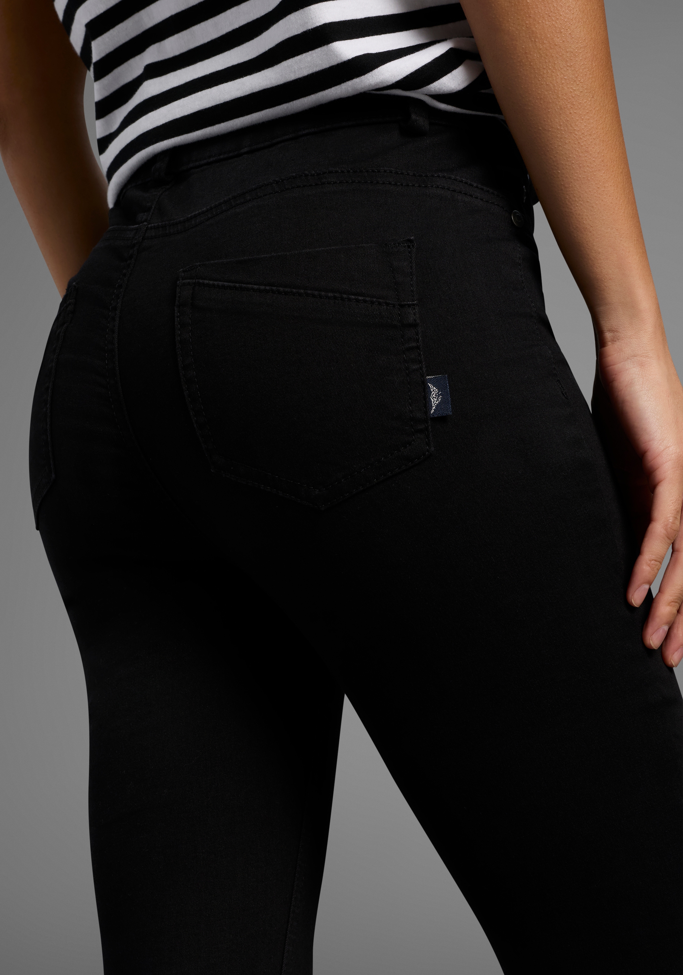 Arizona Bootcut-Jeans »Ultra Stretch«, ausgestellte Beinform, Used-Waschung, hohe Leibhöhe