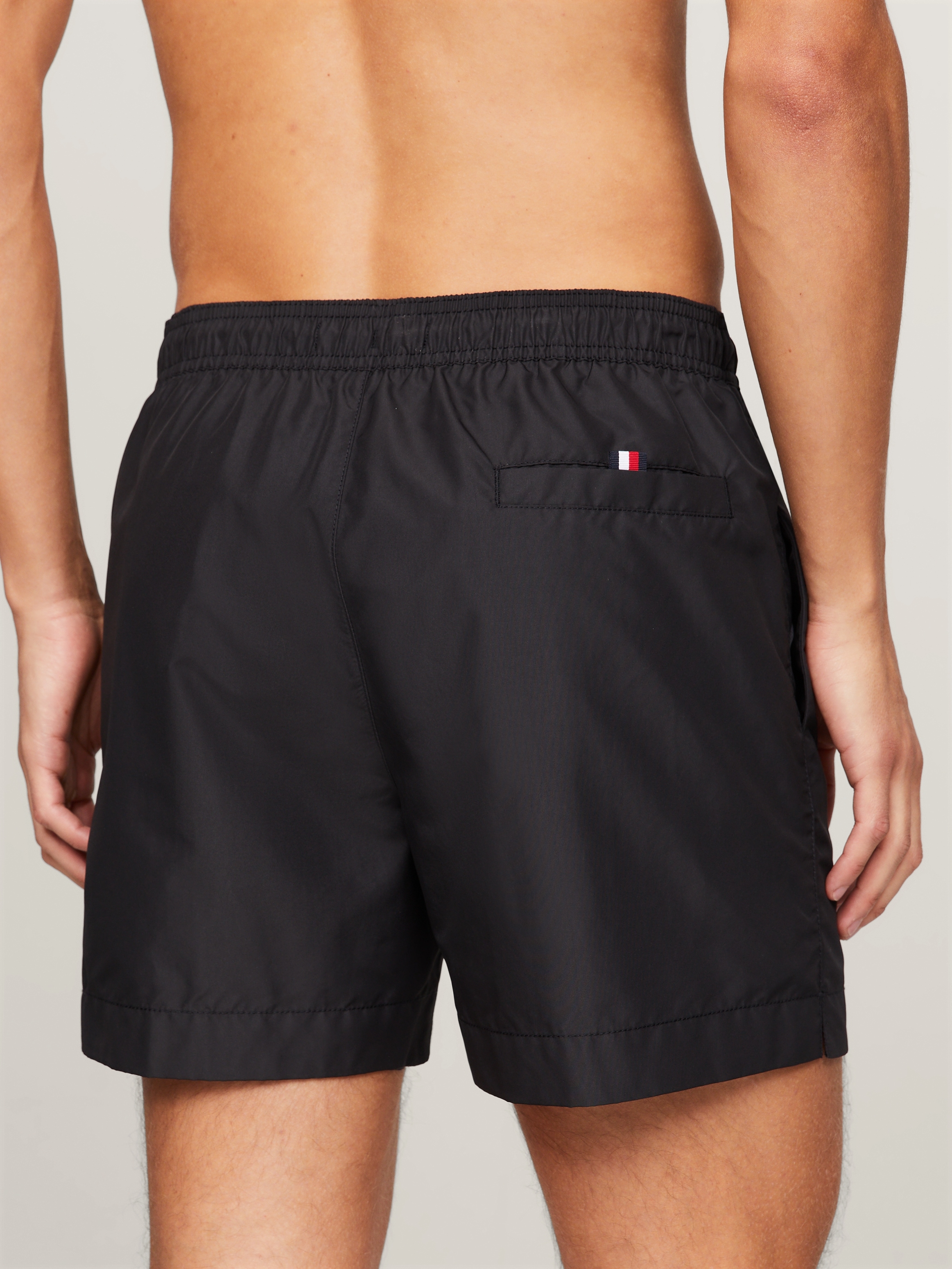 Tommy Hilfiger Swimwear Badeshorts »MEDIUM DRAWSTRING«, mit Logostickerei