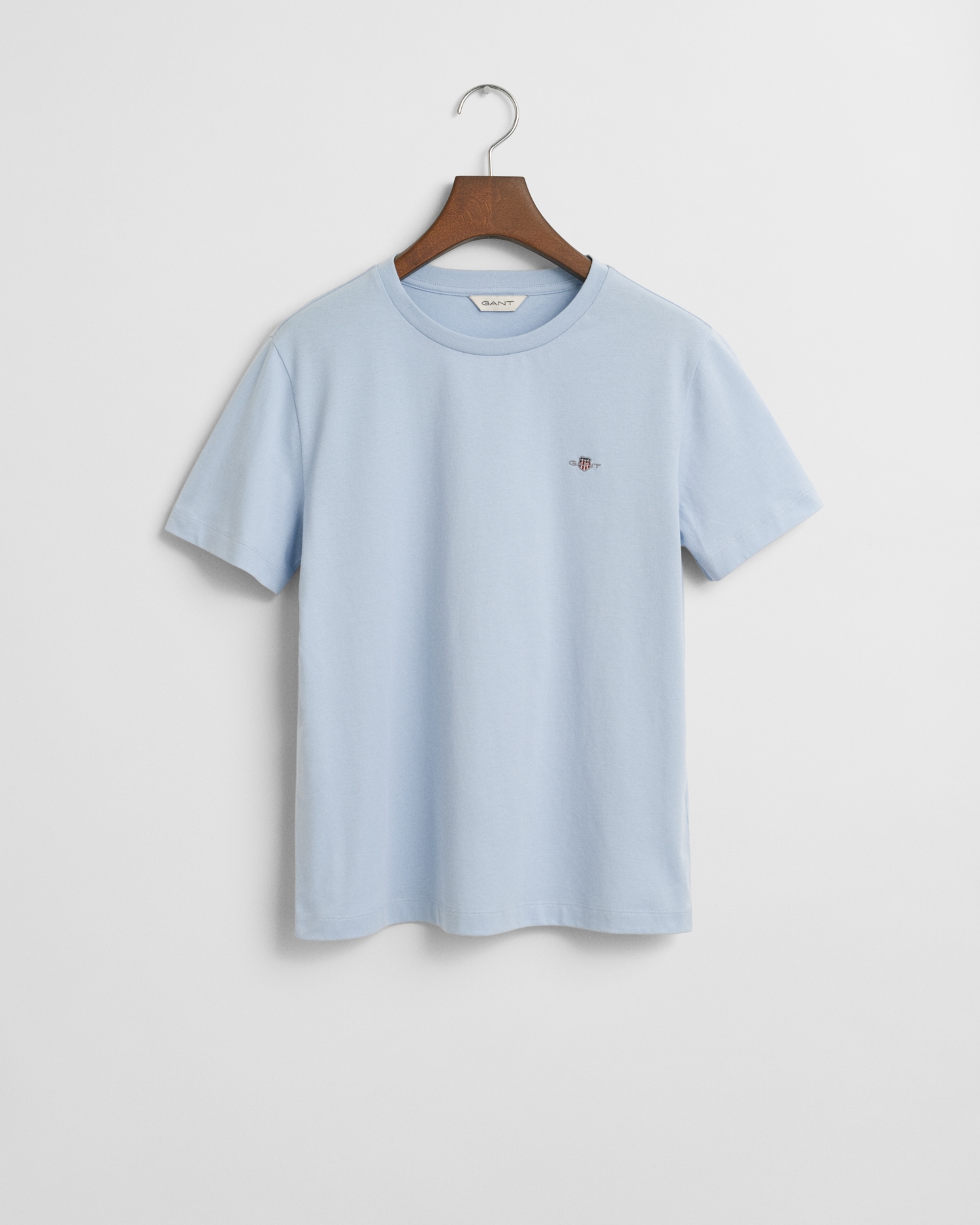 Gant T-Shirt »REG SHIELD KA T-SHIRT«, mit einer kleinen aufgestickten Wappen-Grafik auf der Brust