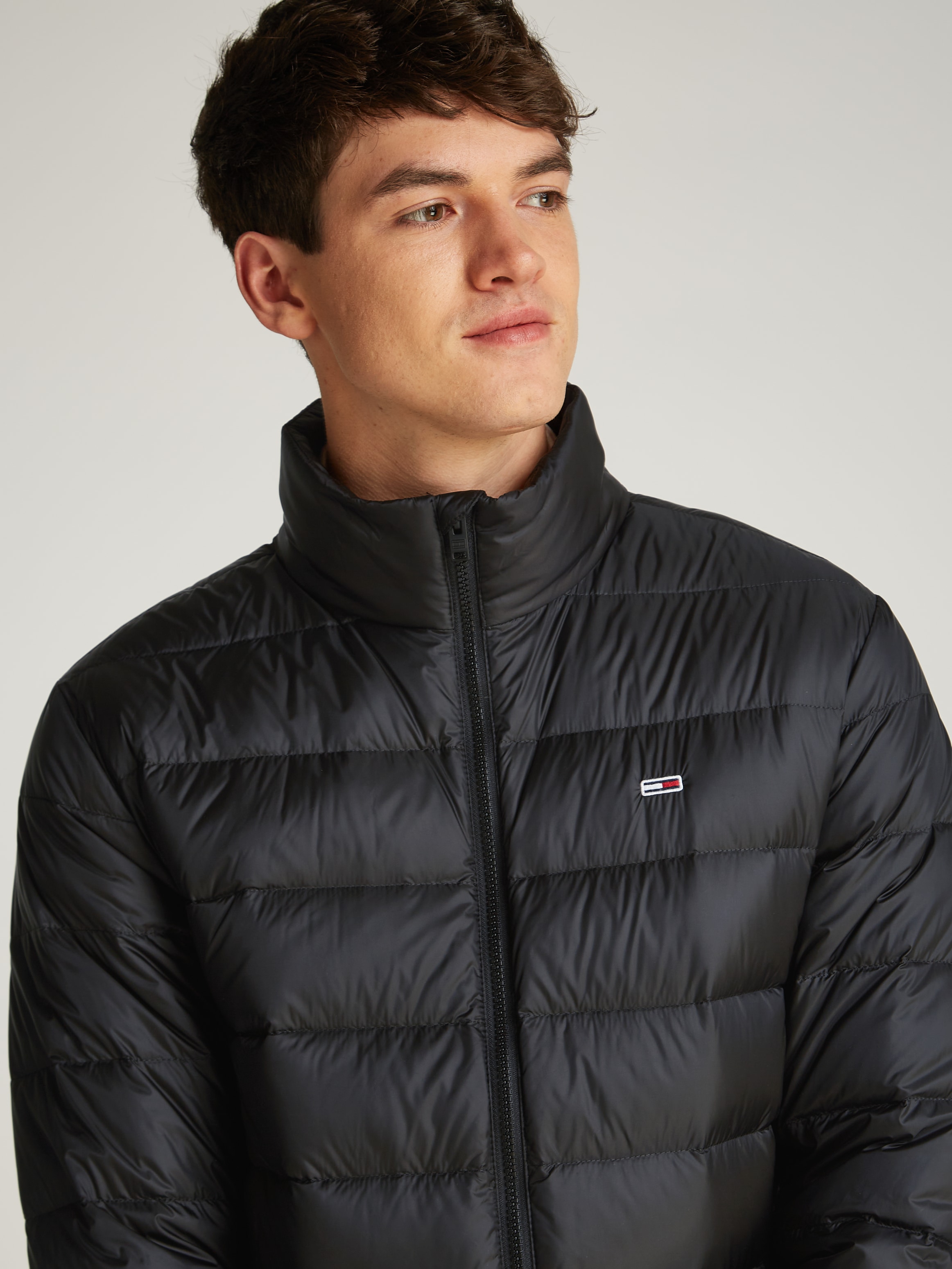 Tommy Jeans Plus Steppjacke »TJM LT DOWN JACKET EXT«, in Grossen Grössen, Logostickerei, Reissverschlusstaschen