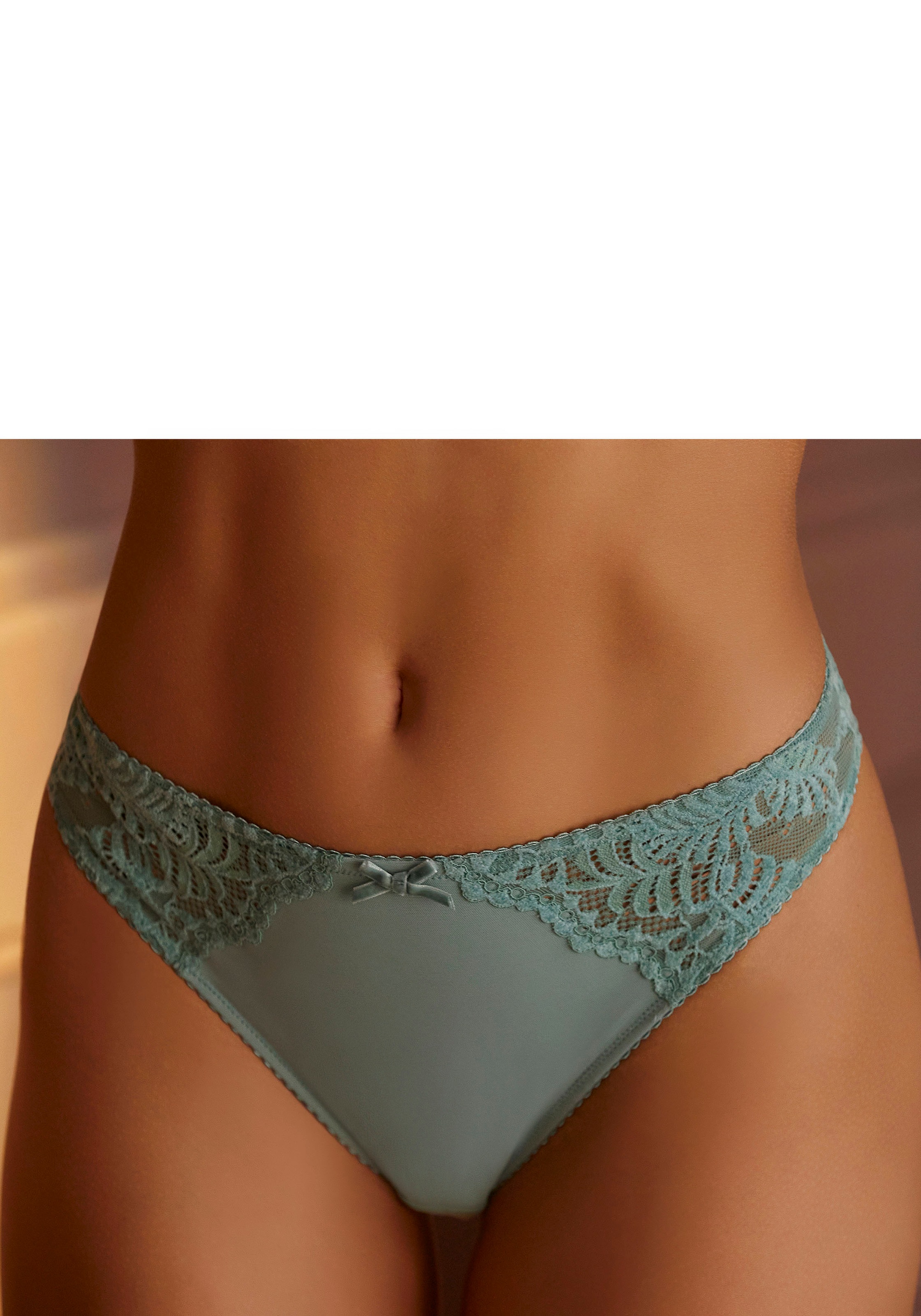 LASCANA Tanga, aus feiner, floraler Spitze kaufen