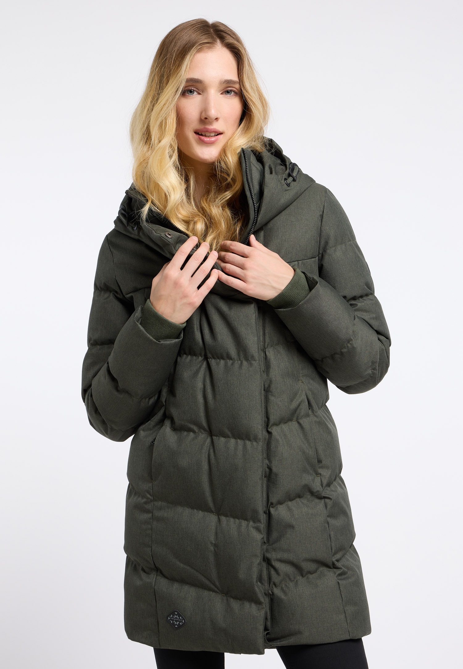 Ragwear Steppjacke »PAVLA« mit Kapuze wasserabweisender und wärmender Steppmantel für den Winter