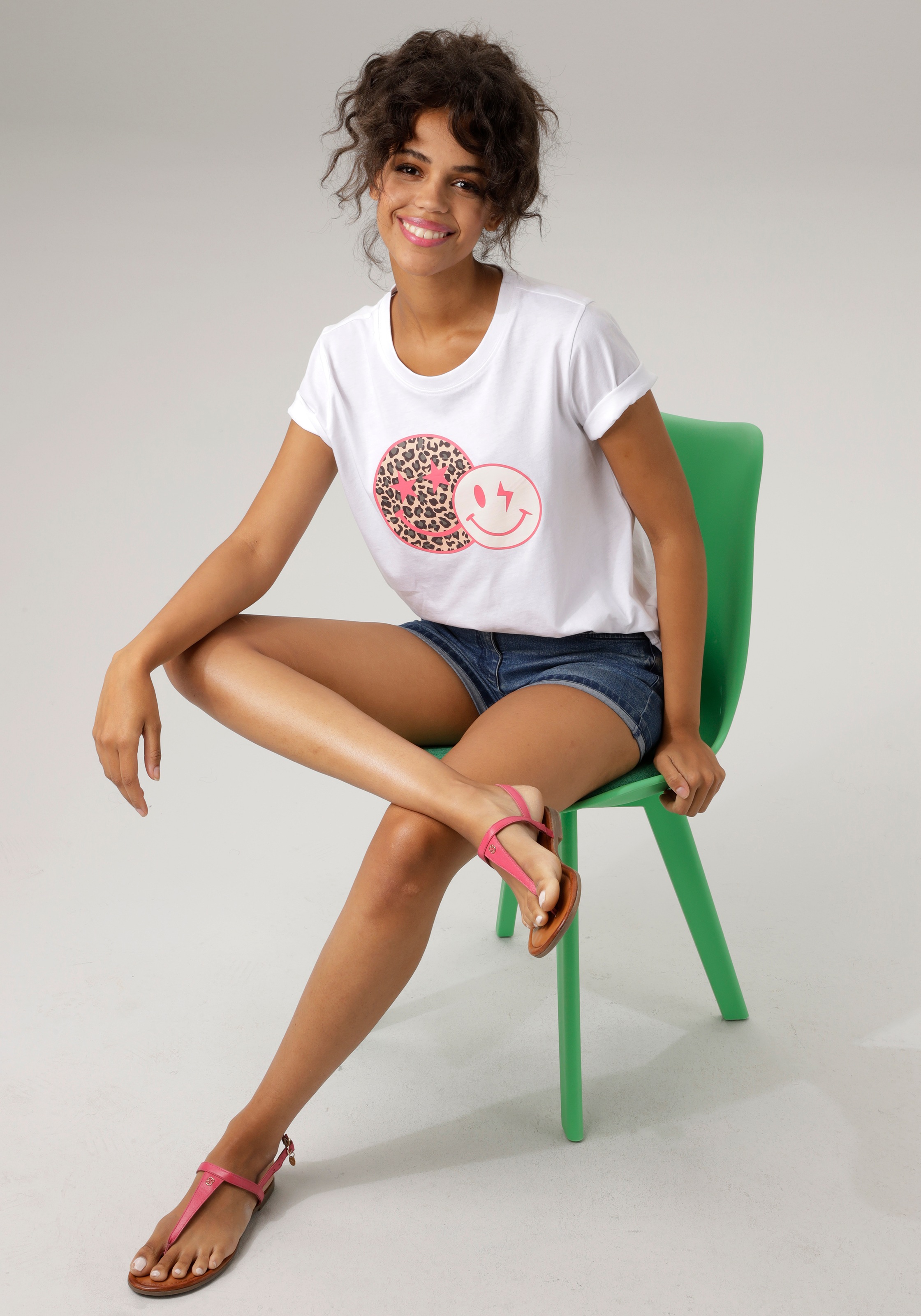 Aniston CASUAL T-Shirt, mit coolen Smileys online Jelmoli-Versand shoppen bedruckt 