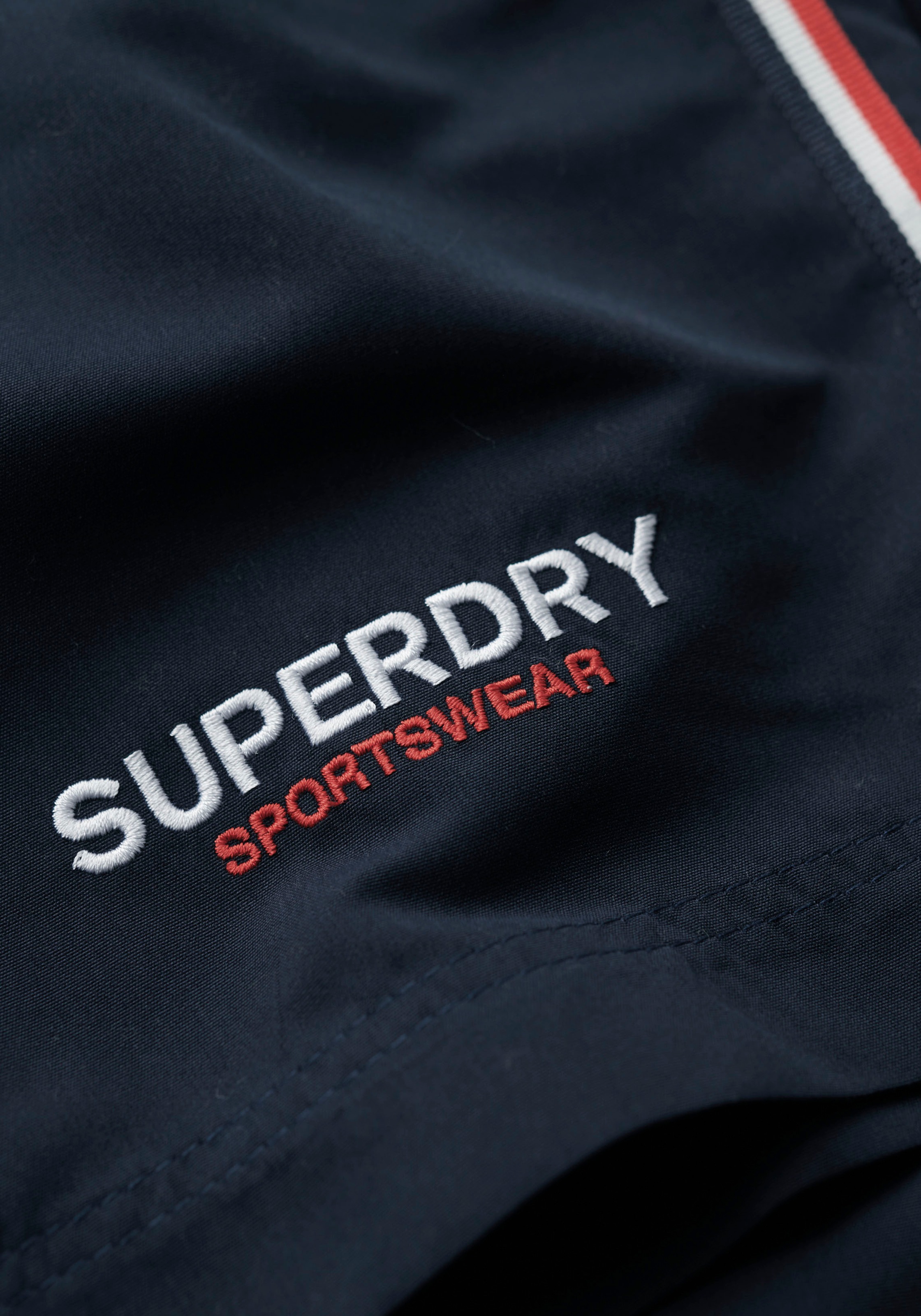 Superdry Badeshorts »SPORTSWEAR EMB 15" SWIM SHORT«