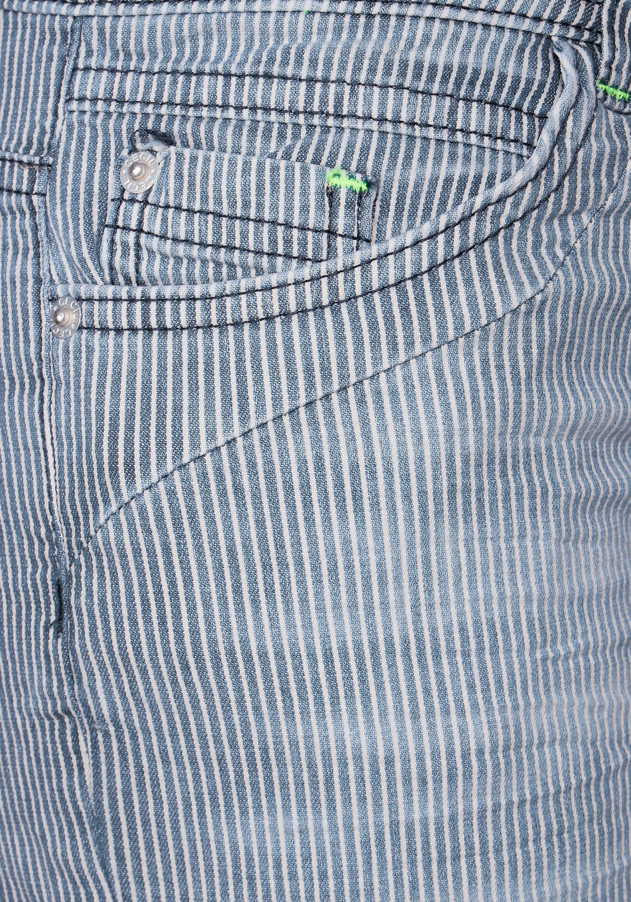 mit 3/4-Jeans, Jelmoli-Versand einem hinten bei Cecil Logo-Badge online bestellen Schweiz