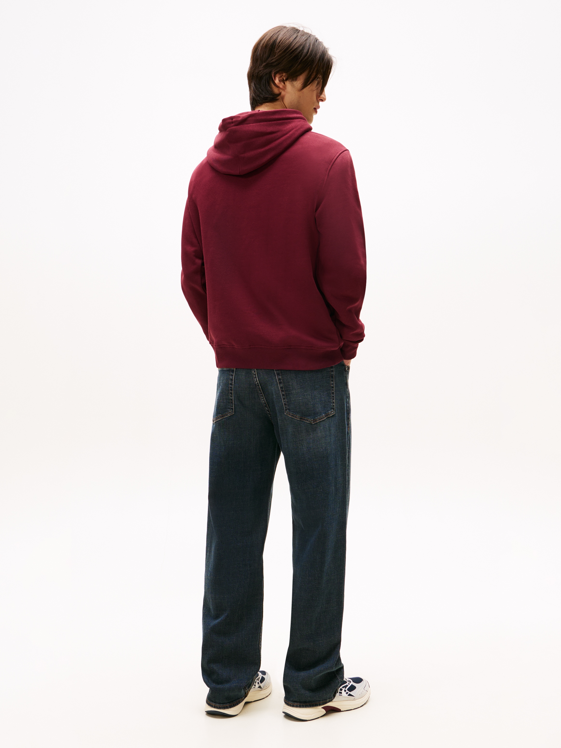 Tommy Jeans Sweatshirt »TJM REG ESSENTIAL FLAG HOOD EXT«, mit bedruckten Markenlogo auf Brusthöhe