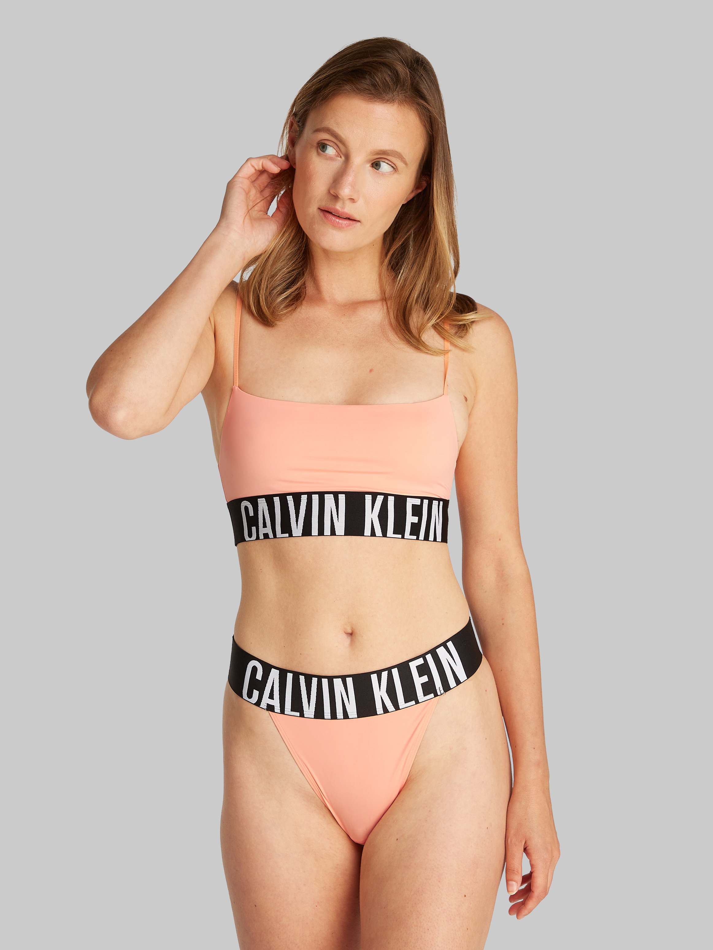 Calvin Klein Underwear String »HIGH LEG THONG«, mit grossem Logo