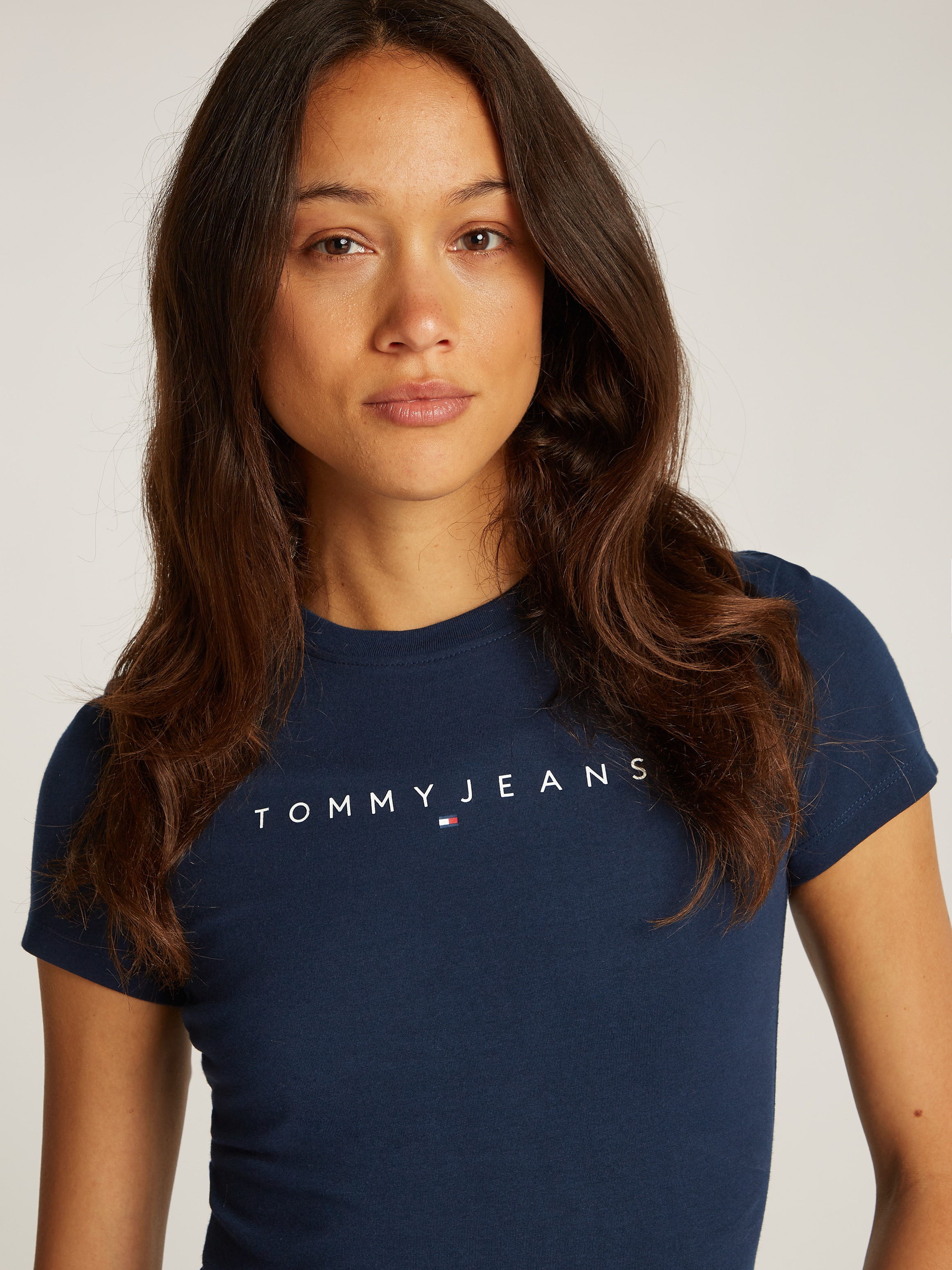 Tommy Jeans Curve T-Shirt »TJW SLIM LINEAR TEE EXT«, in Grosse Grössen
