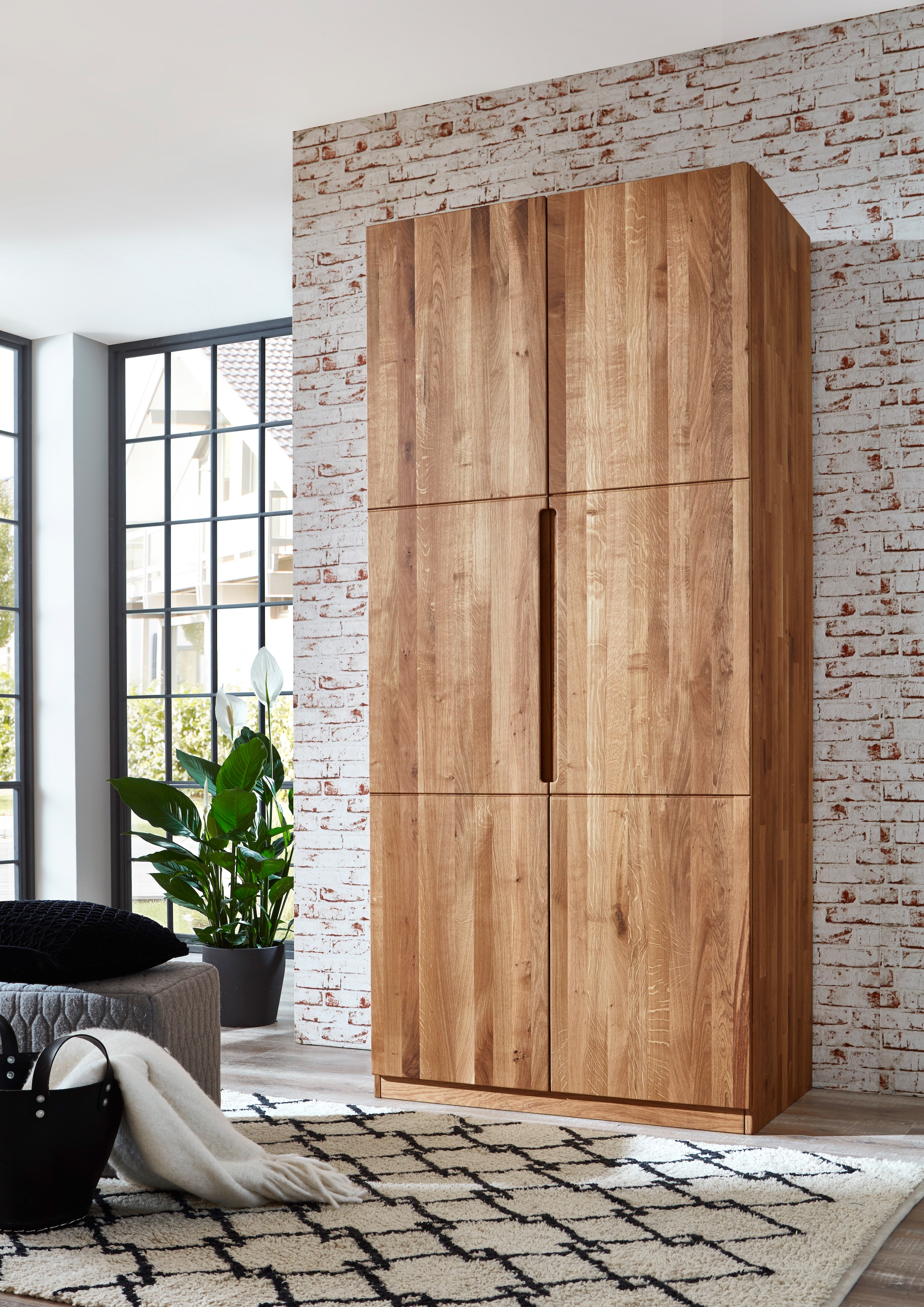 Home affaire Kleiderschrank »Azelie, aus Wildeiche« Massivholz-Kleiderschrank, im 50 cm Raster planbar