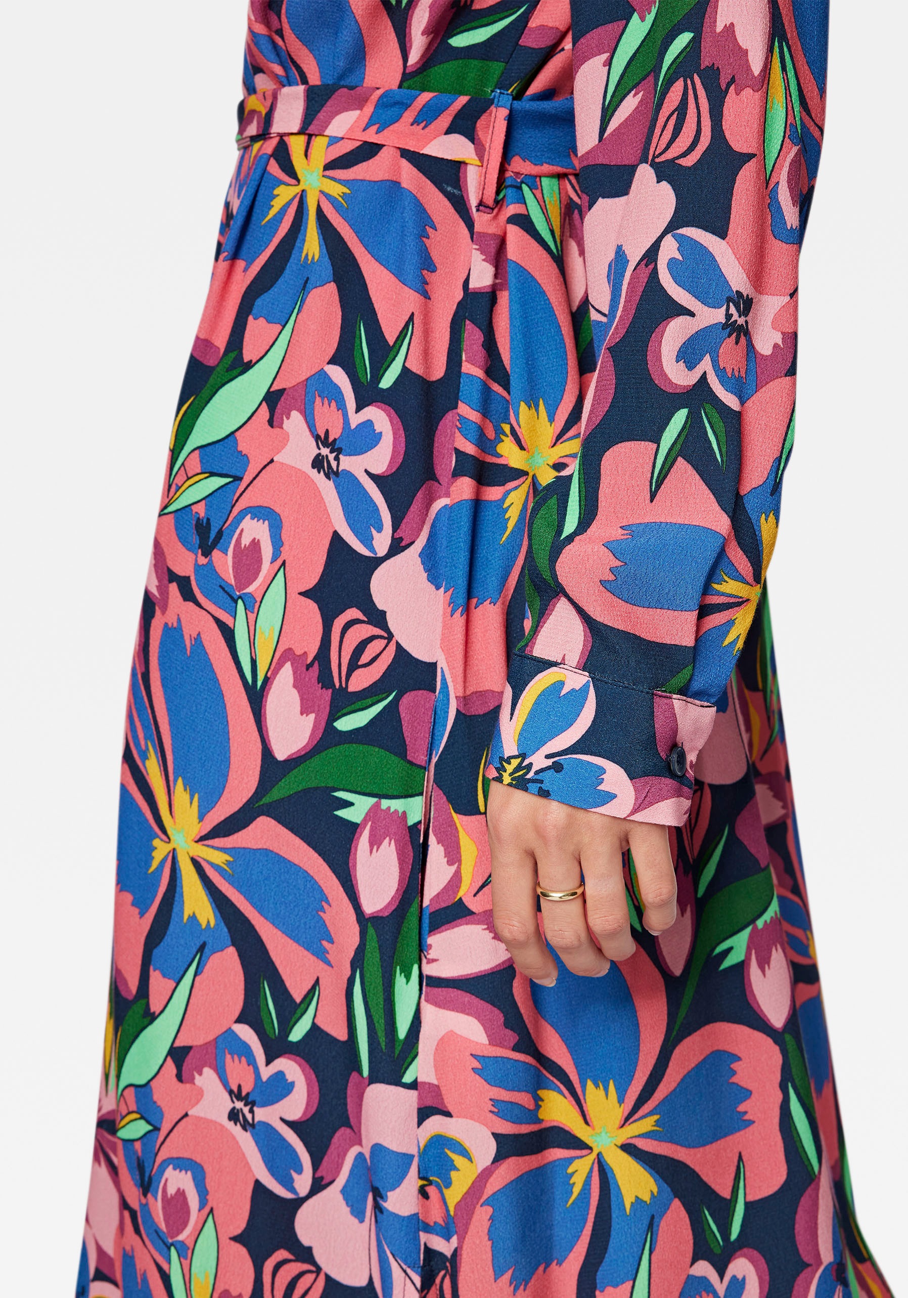 LONG DRESS«, in shoppen Mavi Bindeband »PRINTED Taille der mit online | Maxikleid Jelmoli-Versand