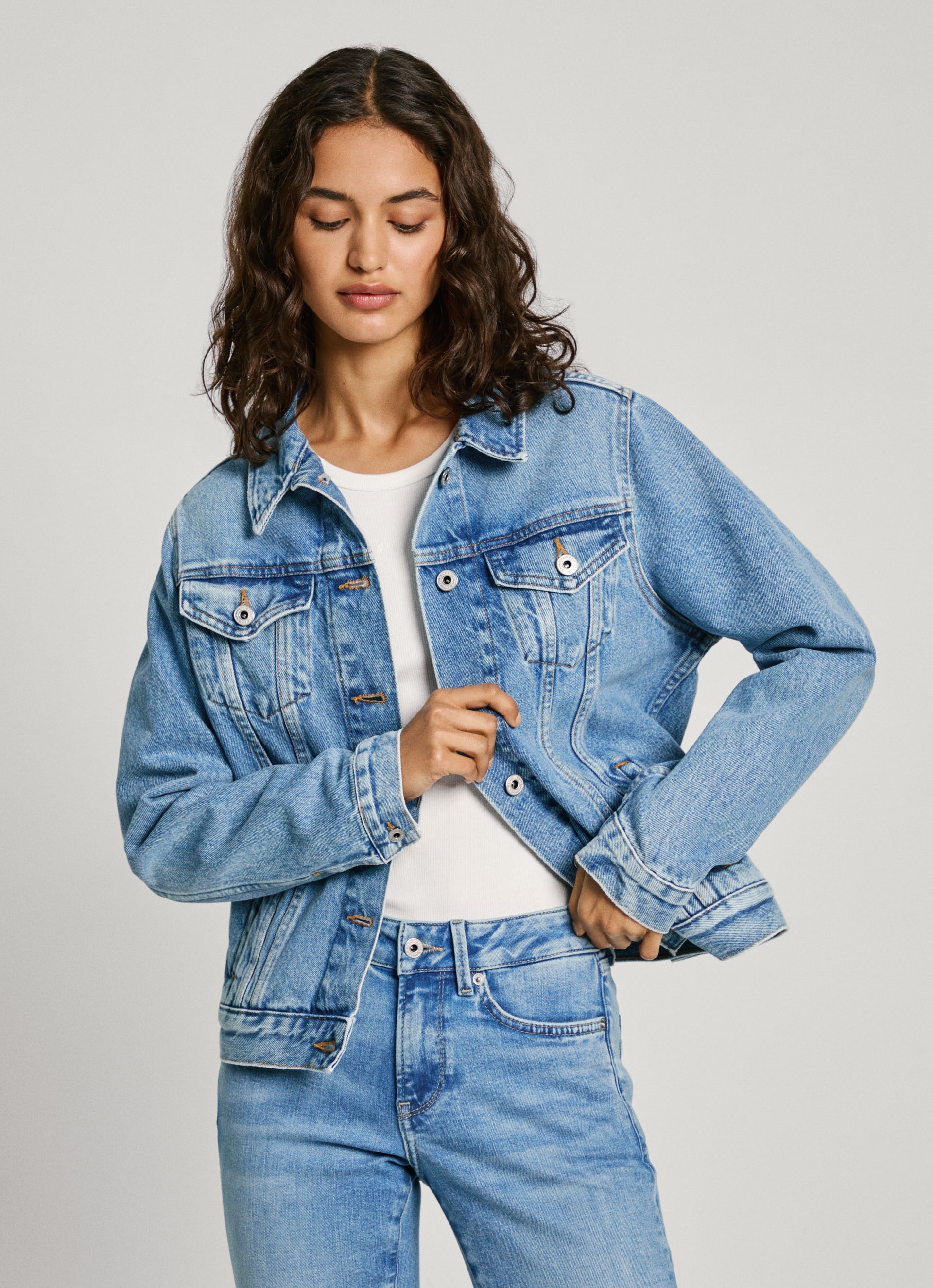 Jeansjacke »REGULAR JACKET«, in authentischer Denim-Qualität