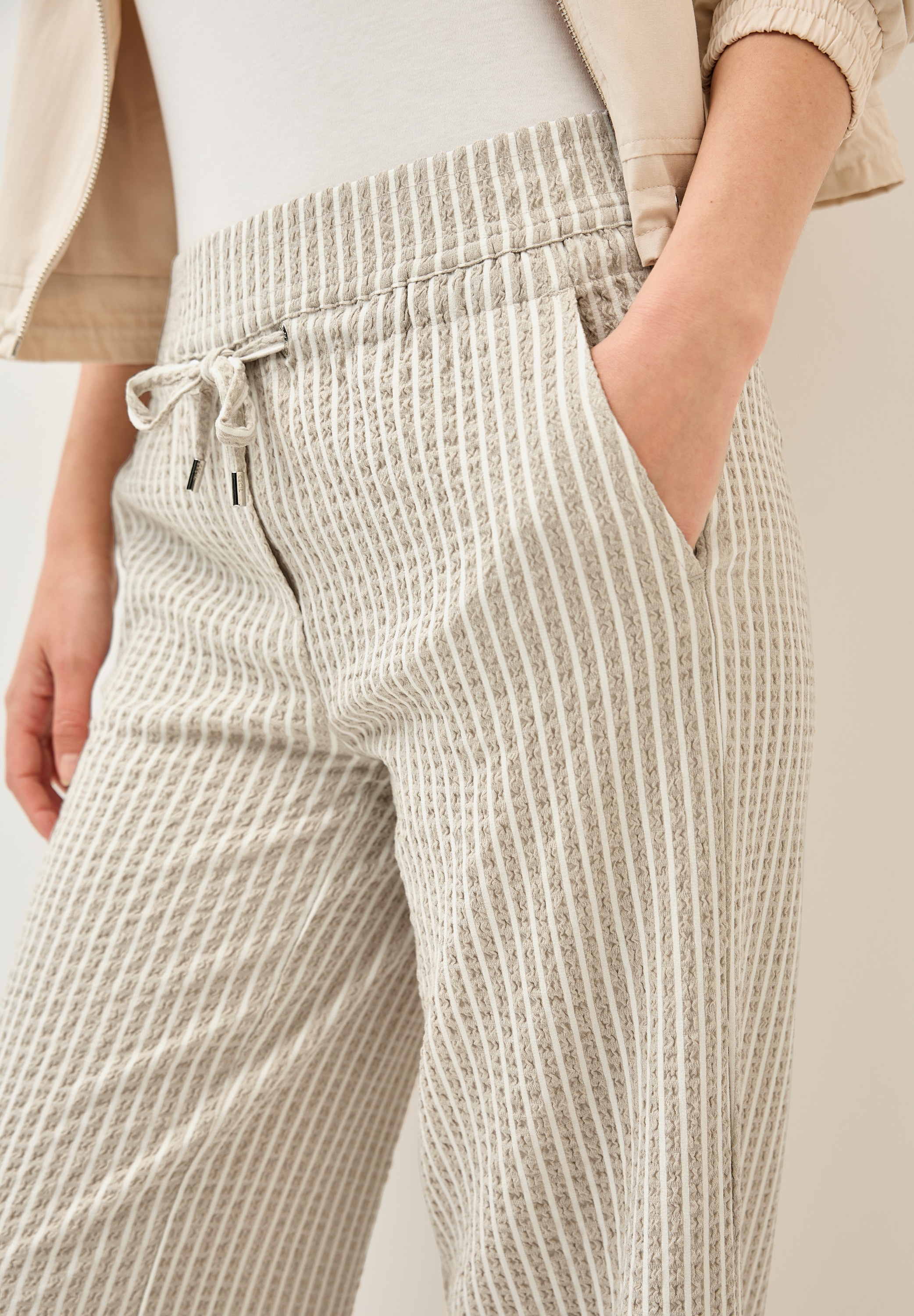 Cecil Stoffhose »Style Neele«, mit Streifen-Muster, Seersucker-Style
