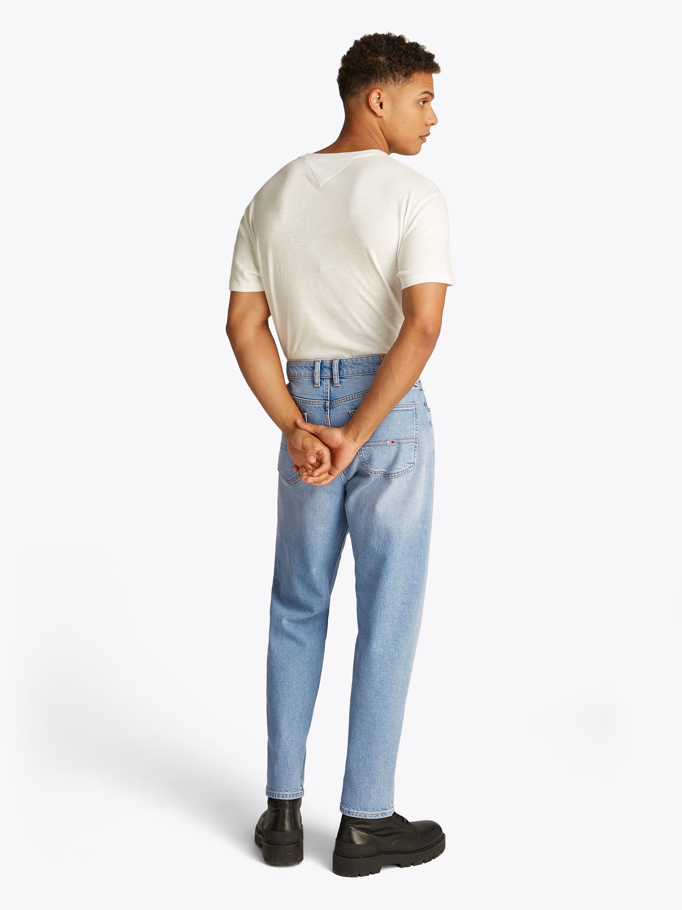 Tommy Jeans Gerade Jeans »Isaac Relaxed Tapered«, Mit Gürtelschlaufen