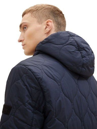 TOM TAILOR Denim Steppjacke, mit Kapuze, mit Logo-Badge am Ärmel