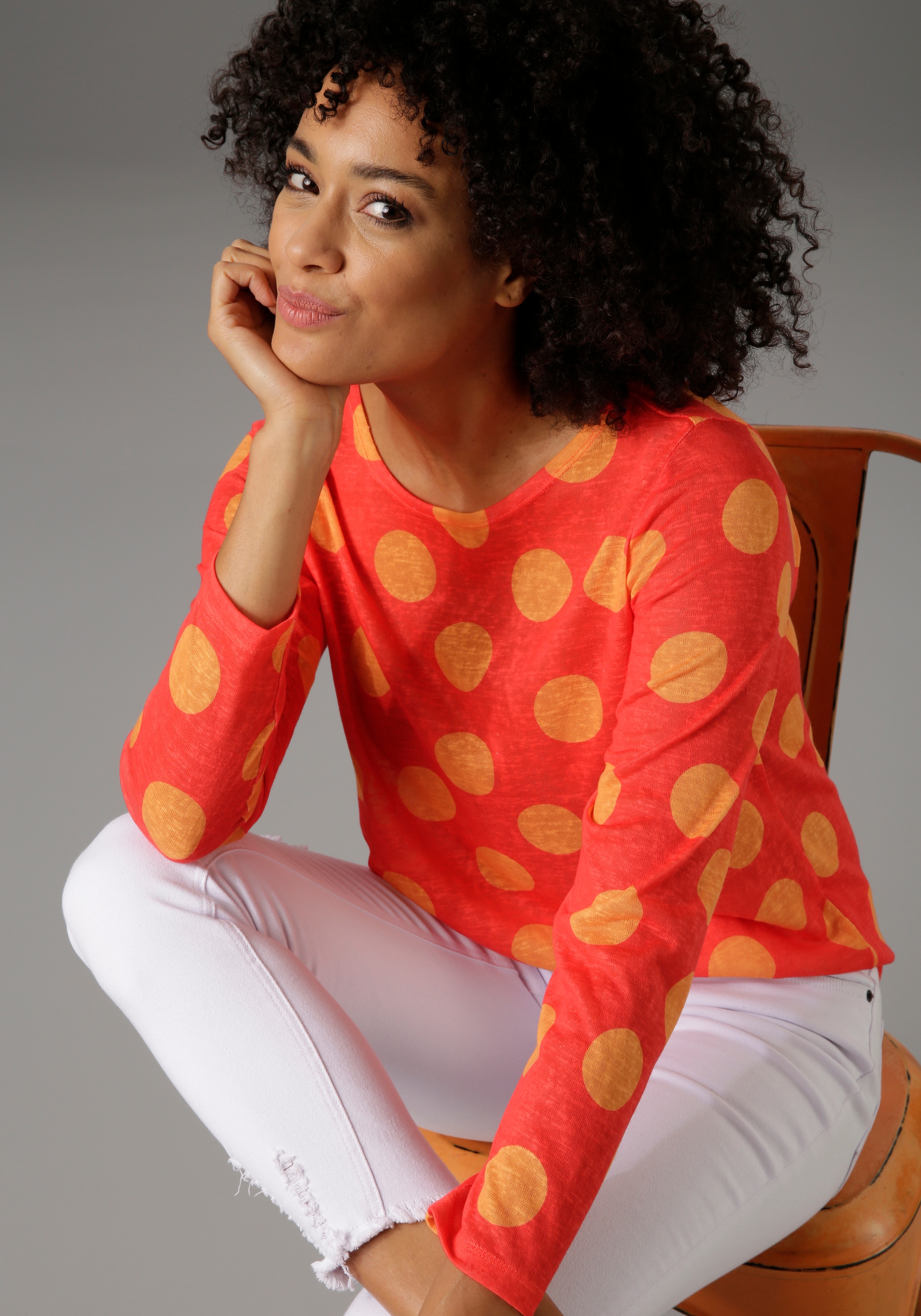 Aniston CASUAL Langarmshirt, mit Punkten