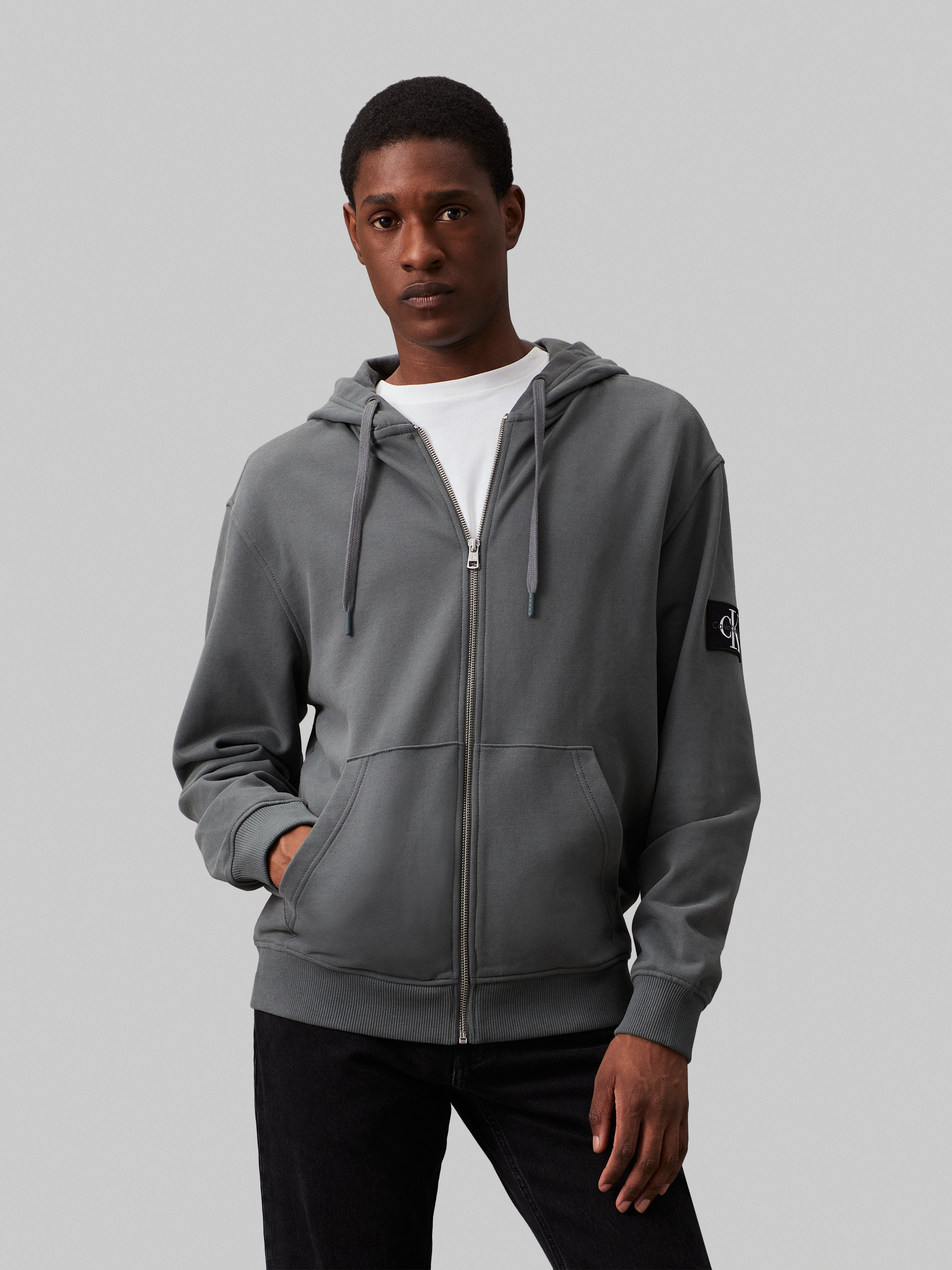 Calvin Klein Jeans Kapuzensweatjacke »BADGE ZIP THROUGH HOODIE« mit Logopatch
