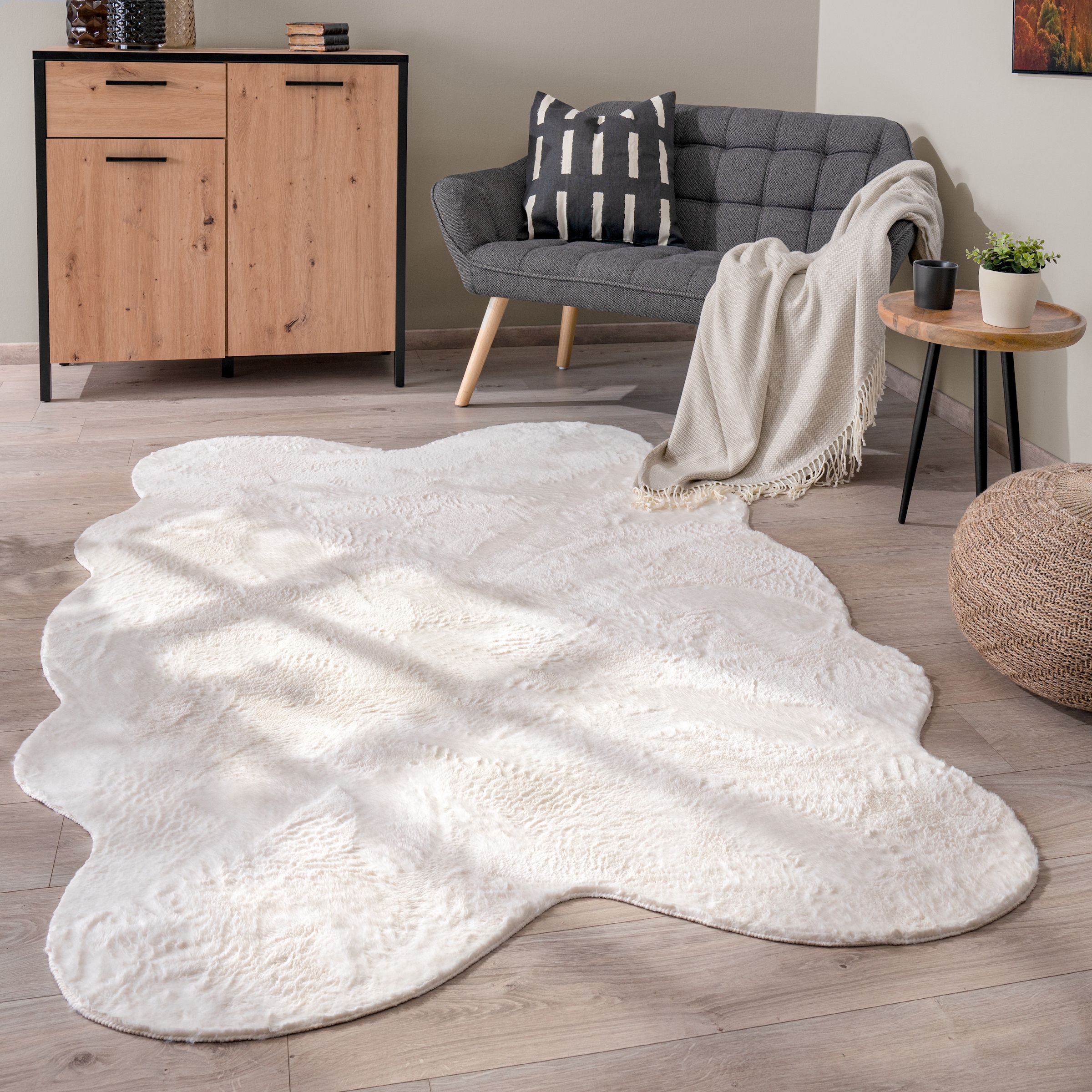 Paco Home Fellteppich »Pelt 640«, fellförmig, 16 mm Höhe, Kunstfell, Uni Farben, sehr weicher Flor