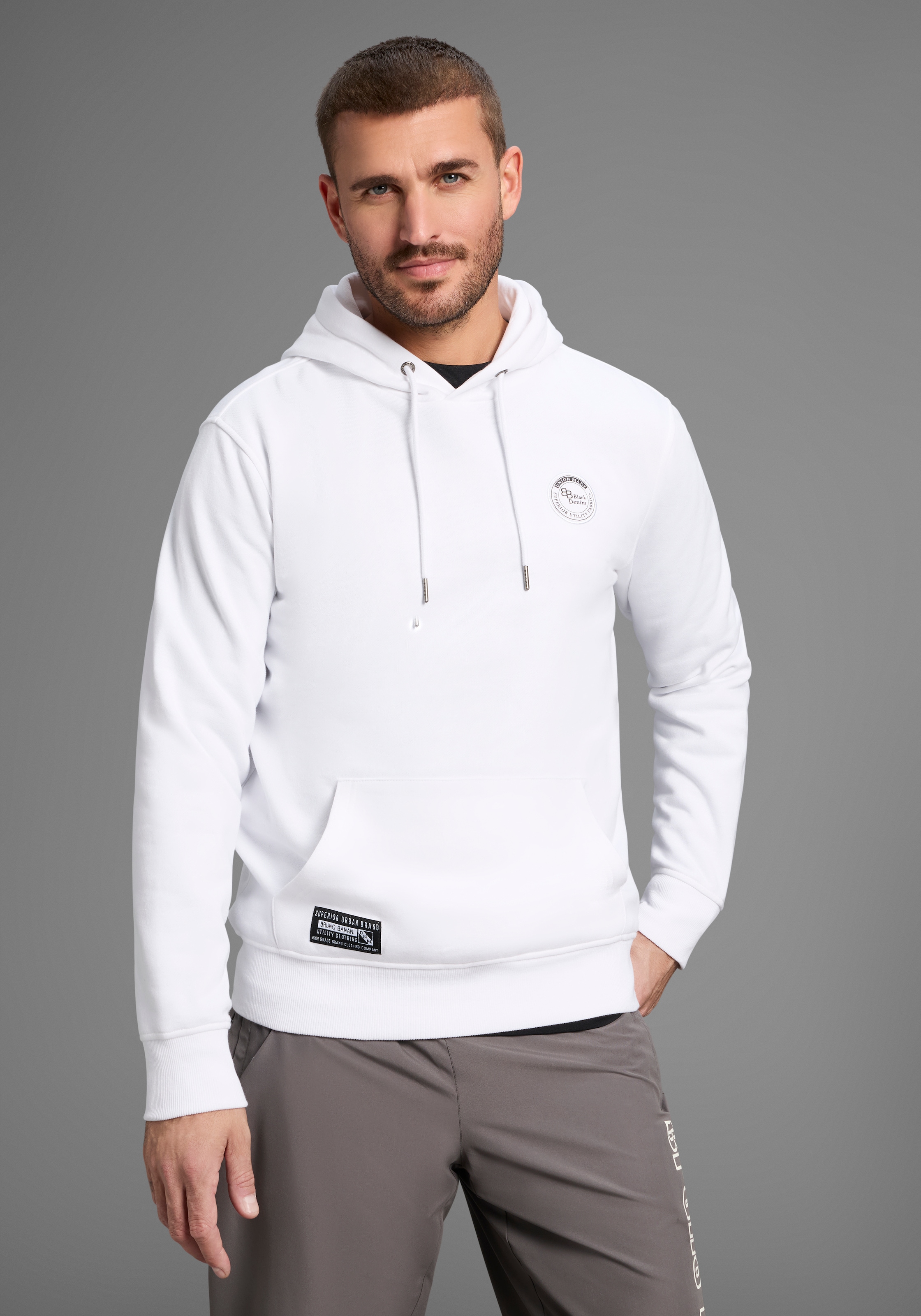Bruno Banani Kapuzensweatshirt, langärmlig, schmal geschnitten, bedrucktes Design