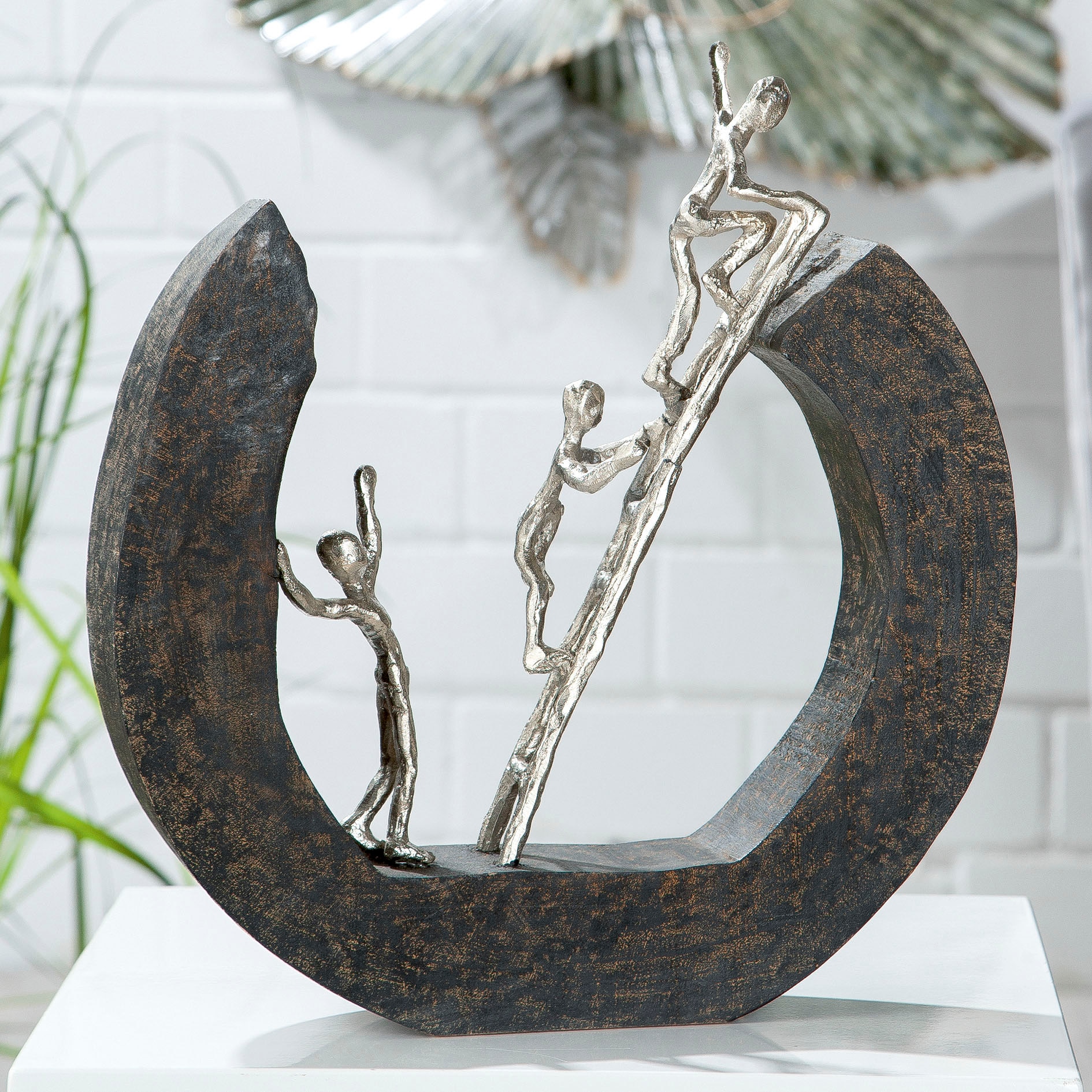 bestellen & Casablanca Hinauf, by online cm, Jelmoli-Versand schwarz/silber«, Höhe aus Holz, | Metall Gilde Dekofigur Wohnzimmer »Skulptur Dekoobjekt, 32