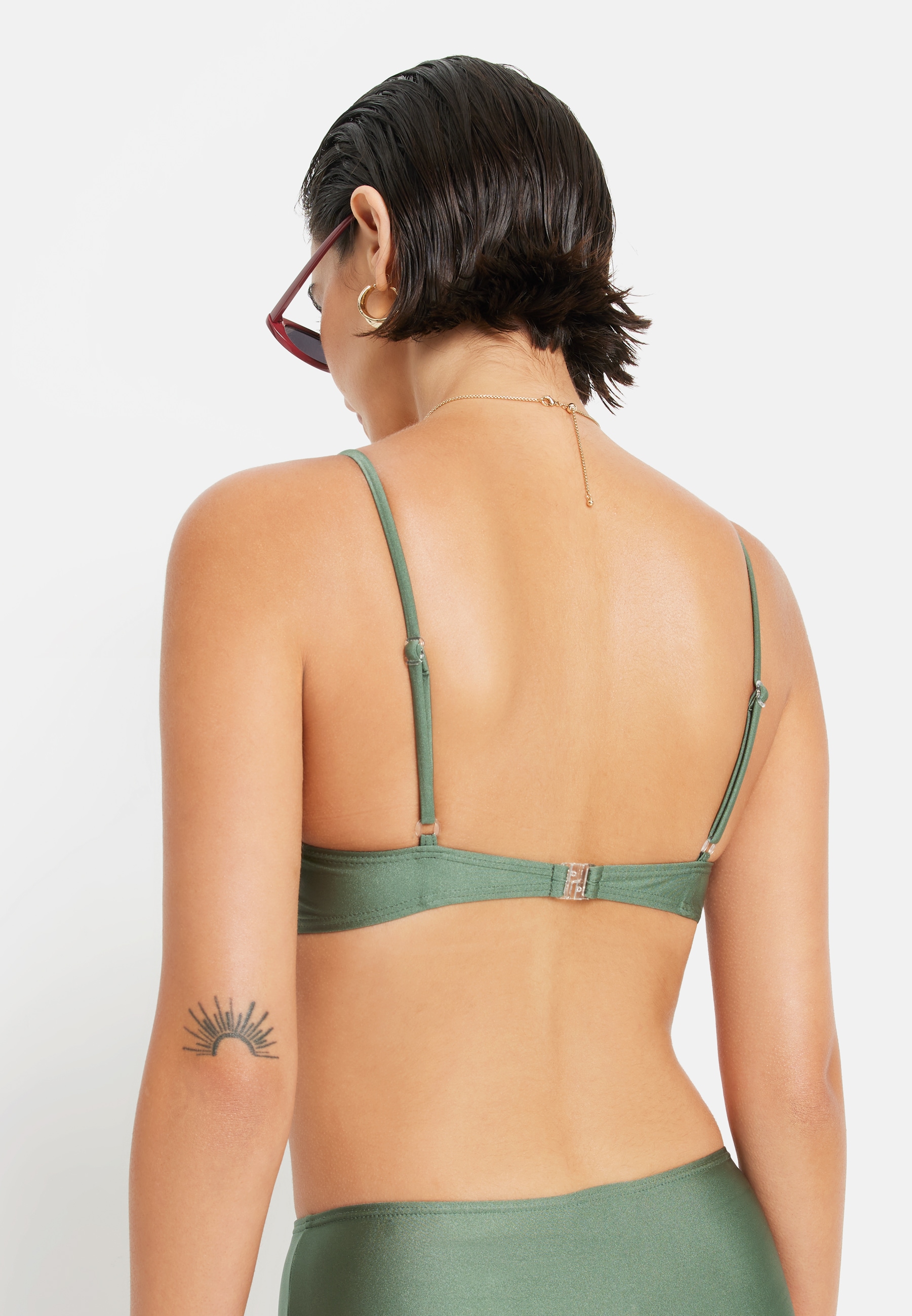 LSCN by LASCANA Bügel-Bikini-Top »Nele«, mit glänzender Beschichtung