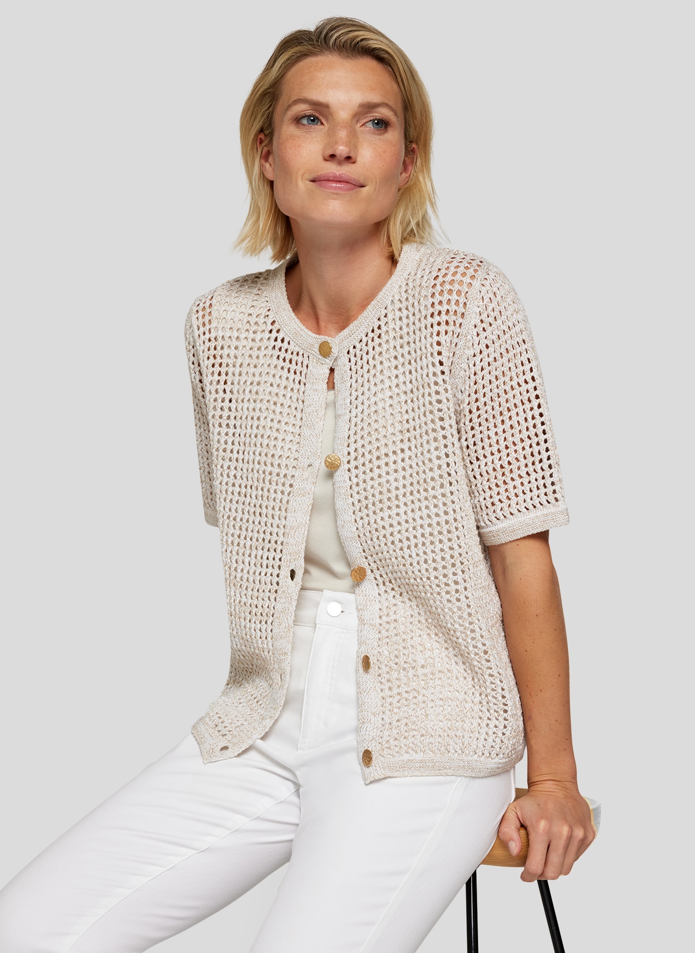 Rabe Strickjacke, kurzarm, mit Loch-Struktur und Knopfverschluss