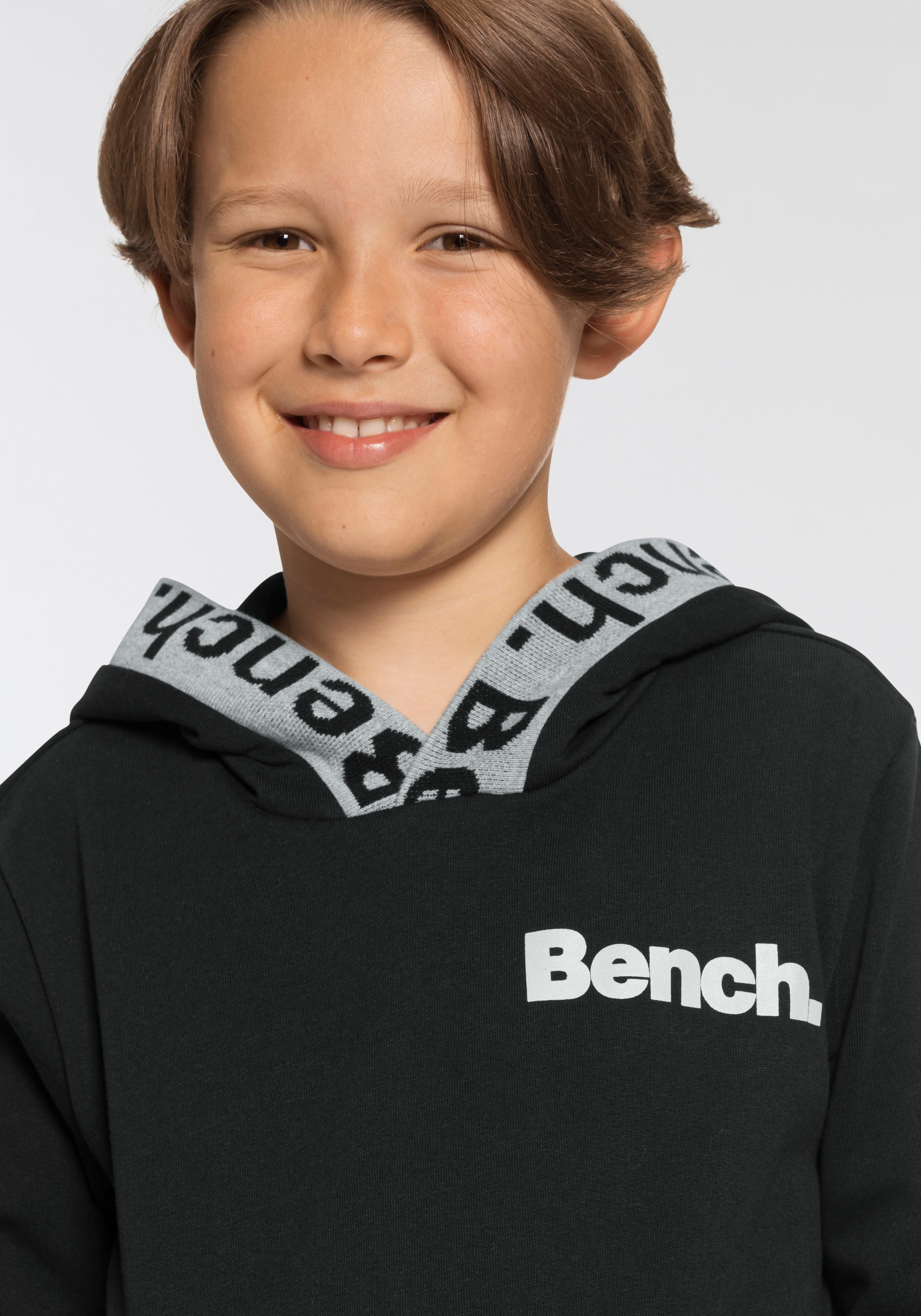 ✵ Bench. Kapuzensweatshirt, mit reflektierenden | Jelmoli-Versand Drucken online entdecken