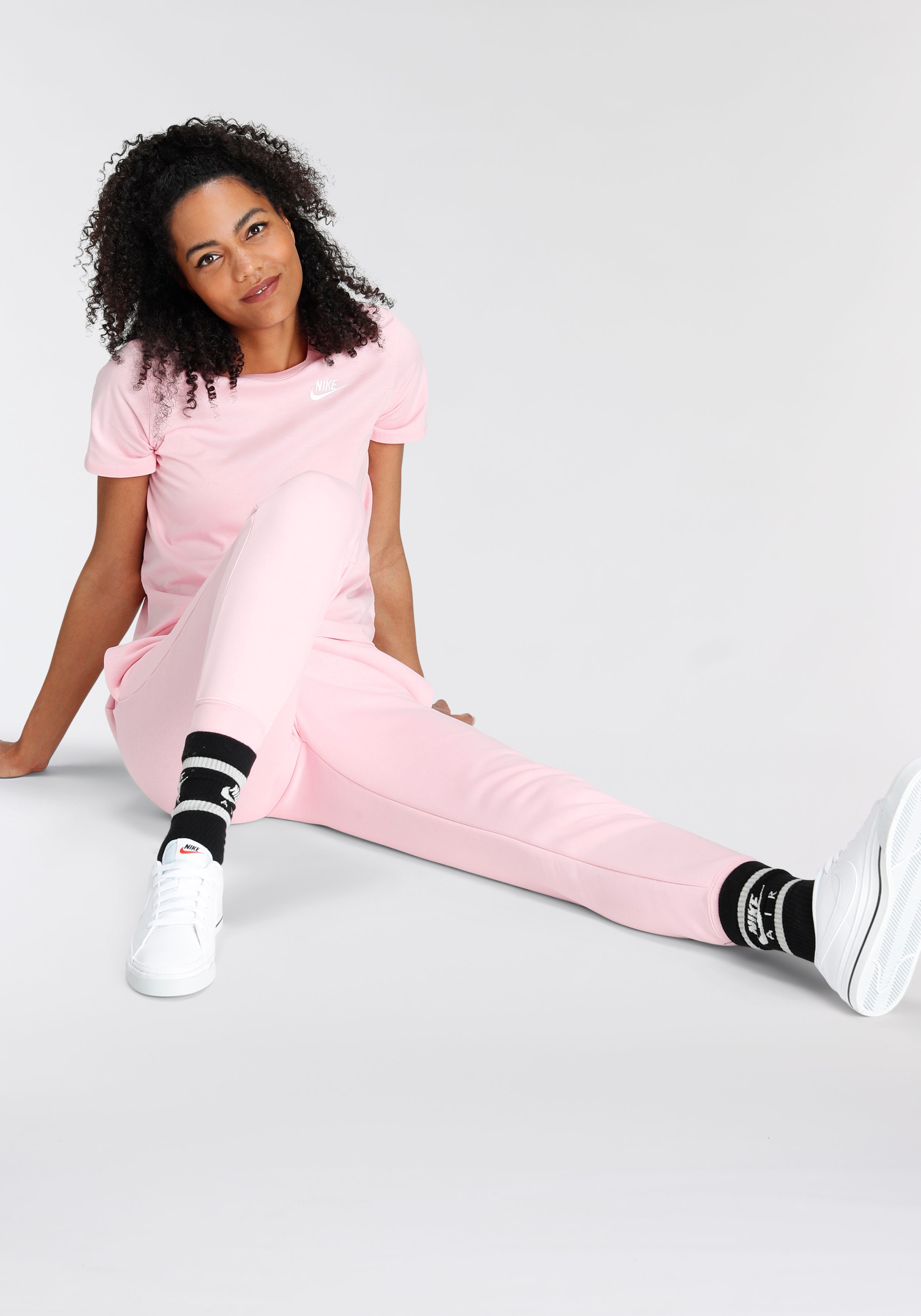 Nike Sportswear T-Shirt WOMEN\'S Schweiz »CLUB online kaufen ESSENTIALS Jelmoli-Versand T-SHIRT« bei