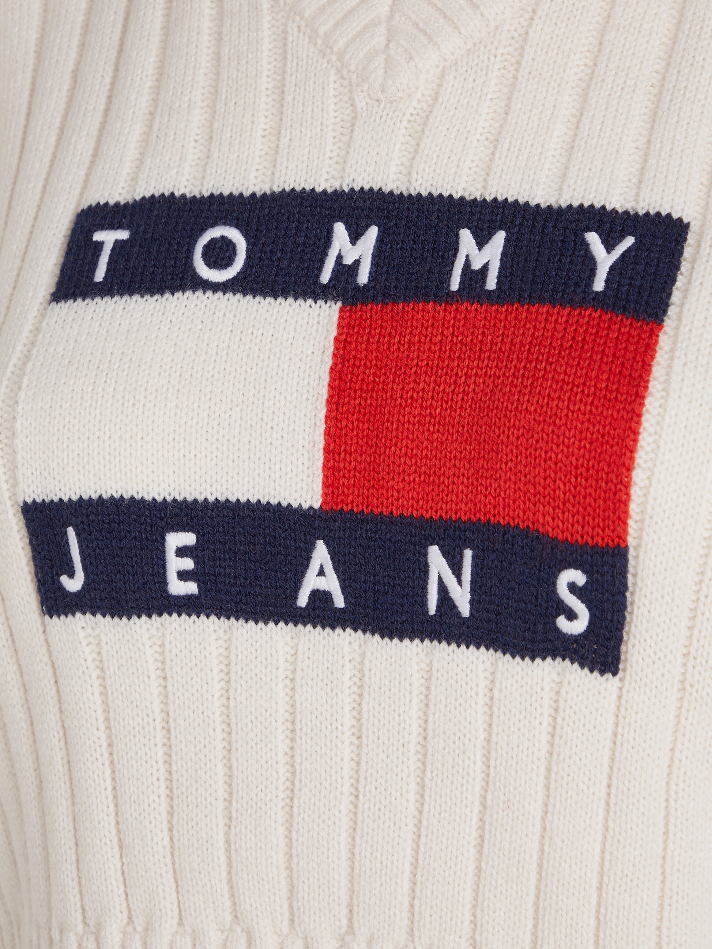 Tommy Jeans Strickpullover »TJW VNCK CENTER FLAG SWEATER EXT«, mit Tommy Jeans Center Logo-Flag