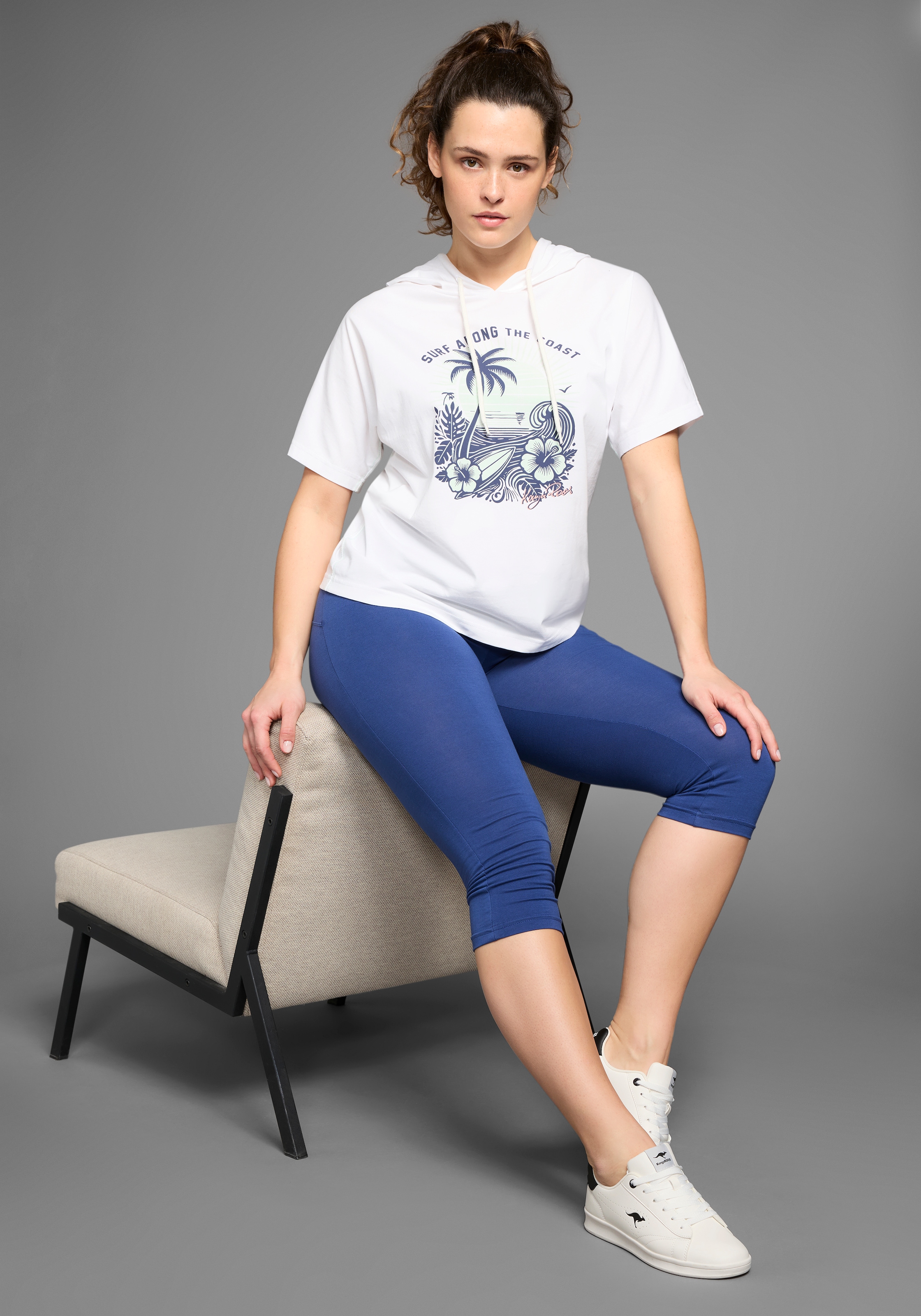 KangaROOS Kapuzenshirt, lässig geschnitten mit Frontdruck