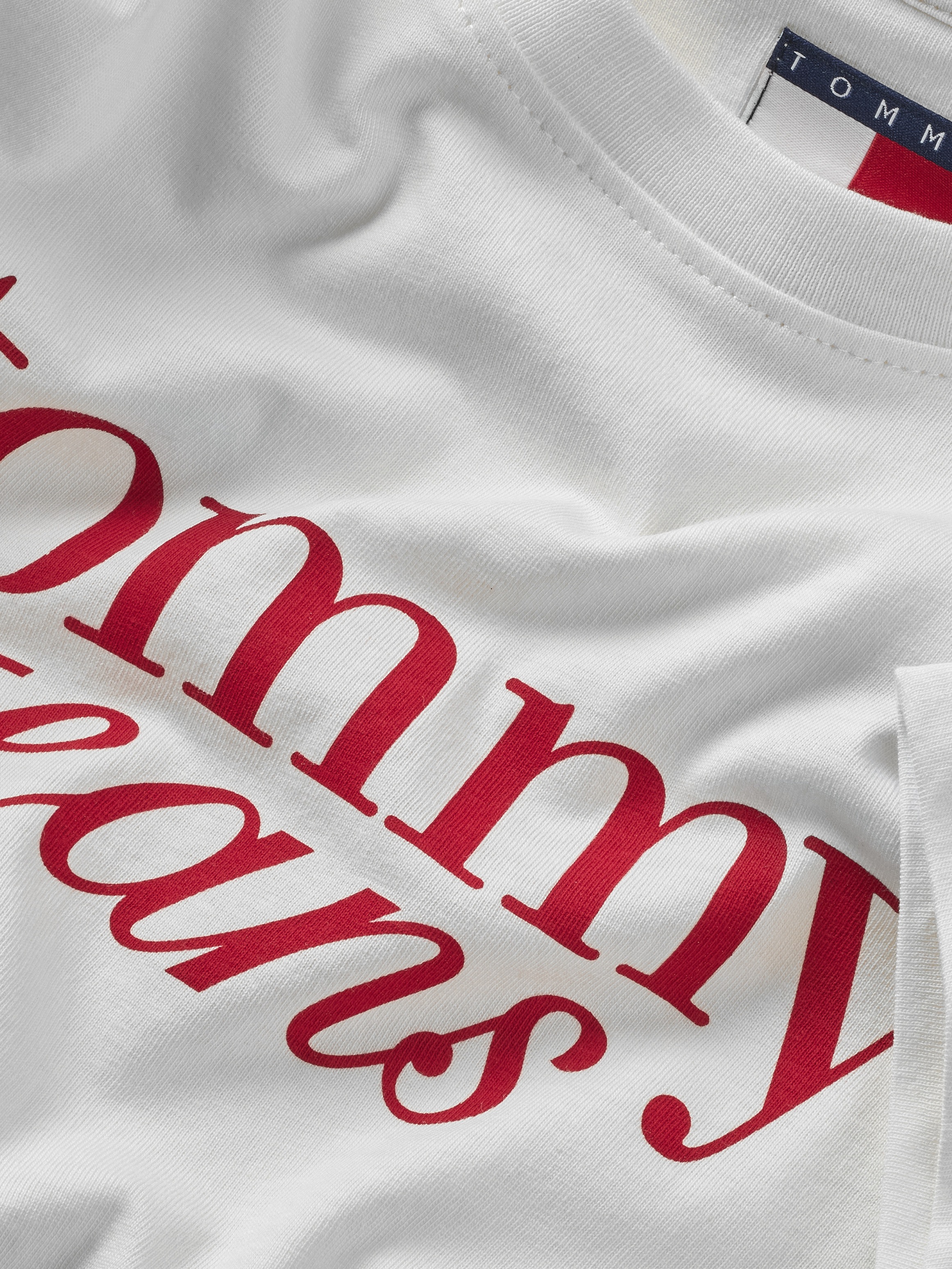 Tommy Jeans Curve Rundhalsshirt »Shirt TJW SLIM ESSENTIAL«, in Grossen Grössen, Logo-Print auf Brusthöhe, mit Logostickerei