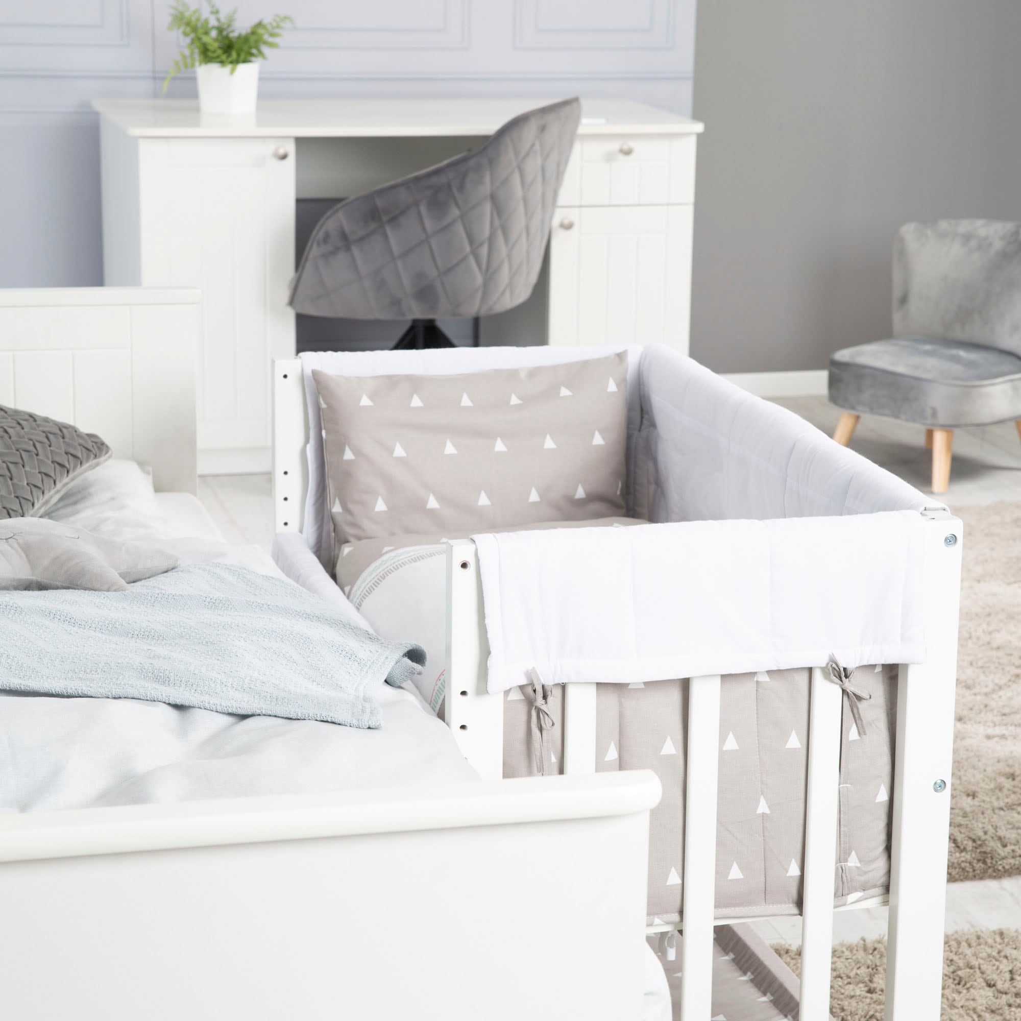roba® Stubenbett »4 in 1, Indibär, weiss«, zu Wiege, Elternbett oder Bank umbaubar