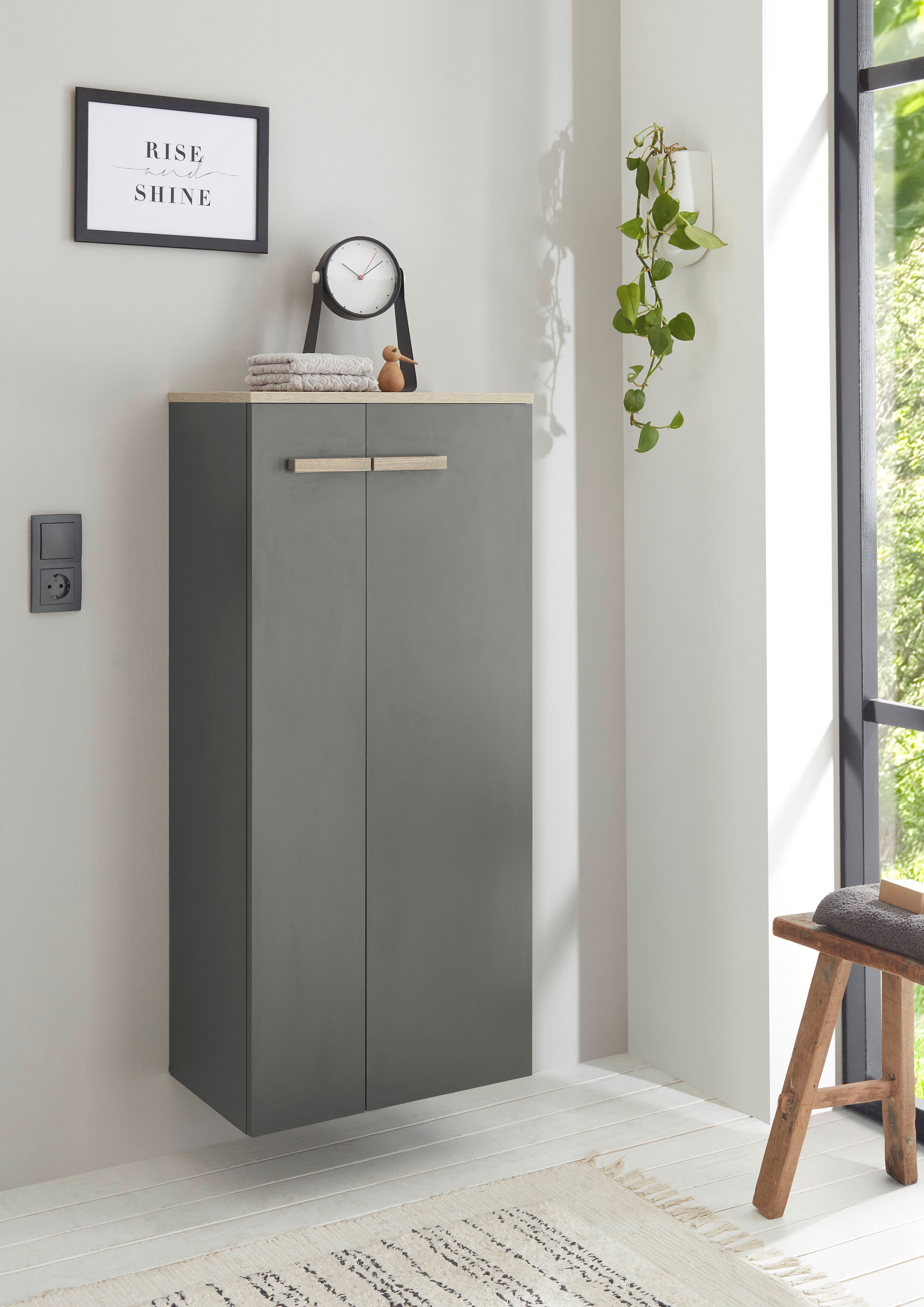 Places of Style Midischrank »SOLiD, Badschrank im modernen Design, Schrank mit Holzgriffen«, in zwei Farben verfügbar, mit Stauraum, stehend o. hängend montierbar