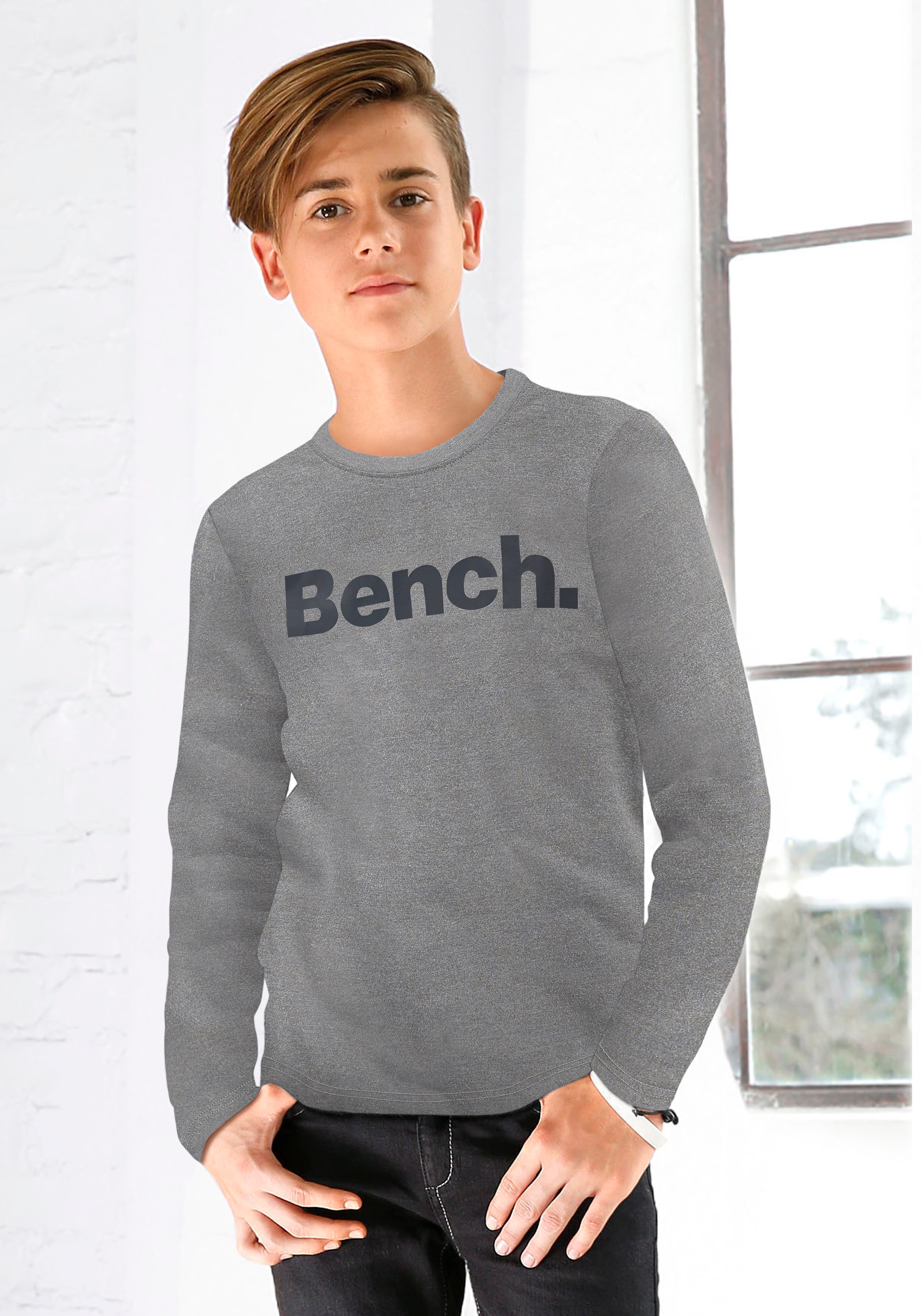 mit Langarmshirt »Basic«, entdecken ✵ online | Logo-Druck Jelmoli-Versand Bench.