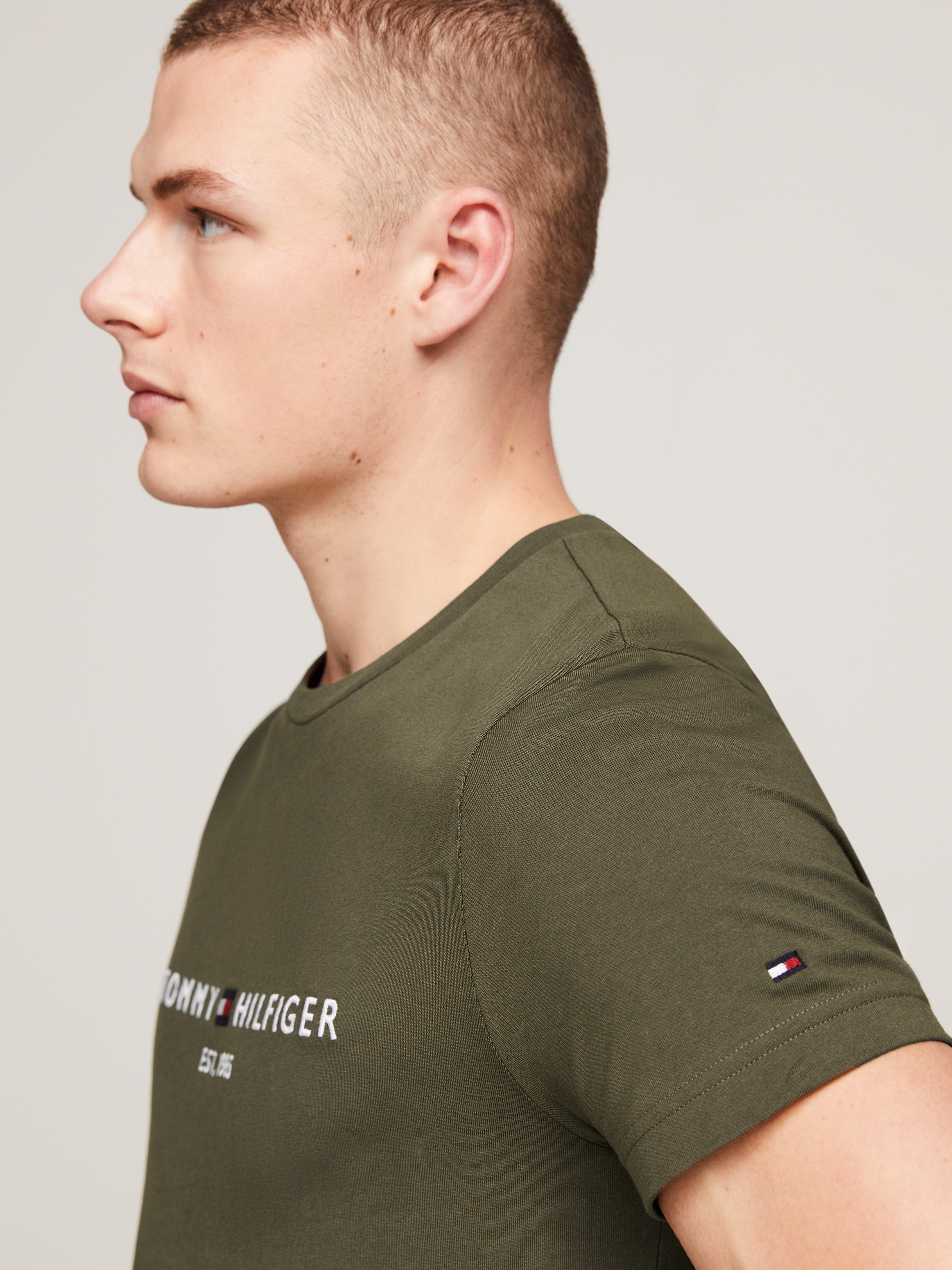 Tommy Hilfiger T-Shirt »TOMMY LOGO TEE«, aus reiner, nachhaltiger Baumwolle