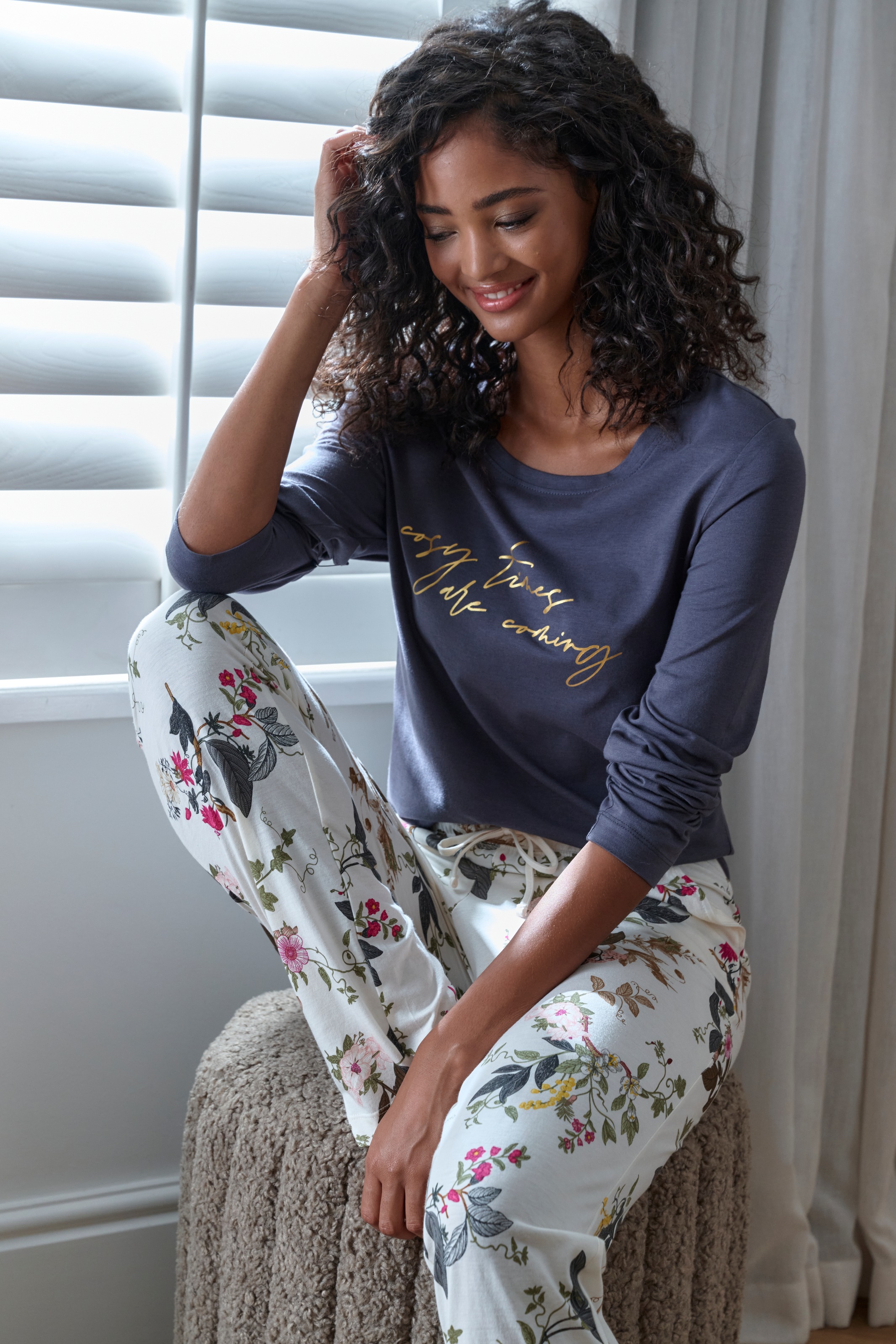 LASCANA Pyjamaoberteil, mit Folienprint