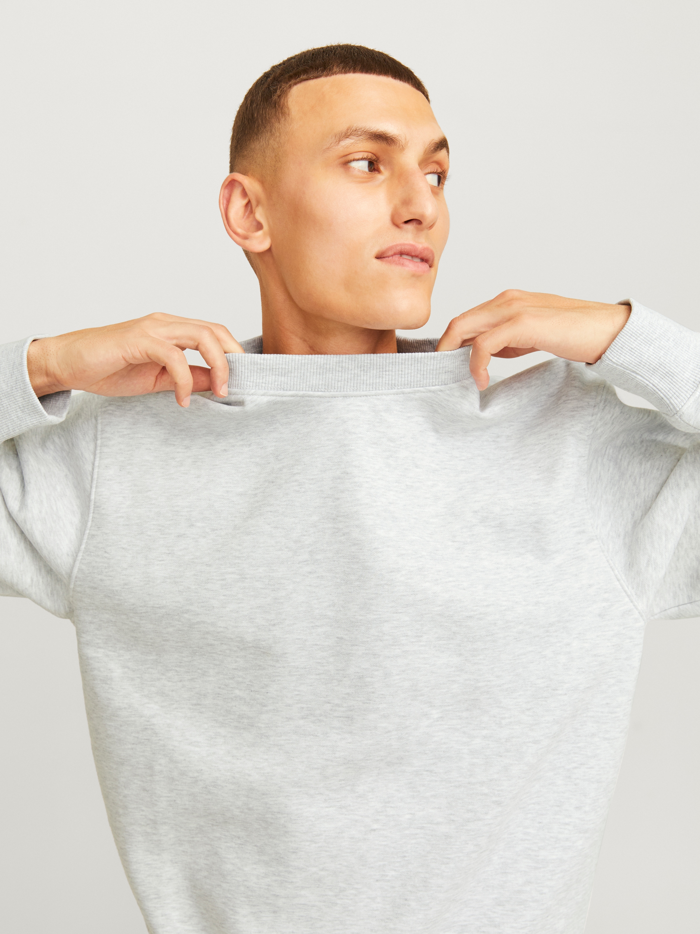 Jack & Jones Sweatshirt »JJEURBAN EDGE SWEAT CREW NECK NOOS«, mit Rippbündchen