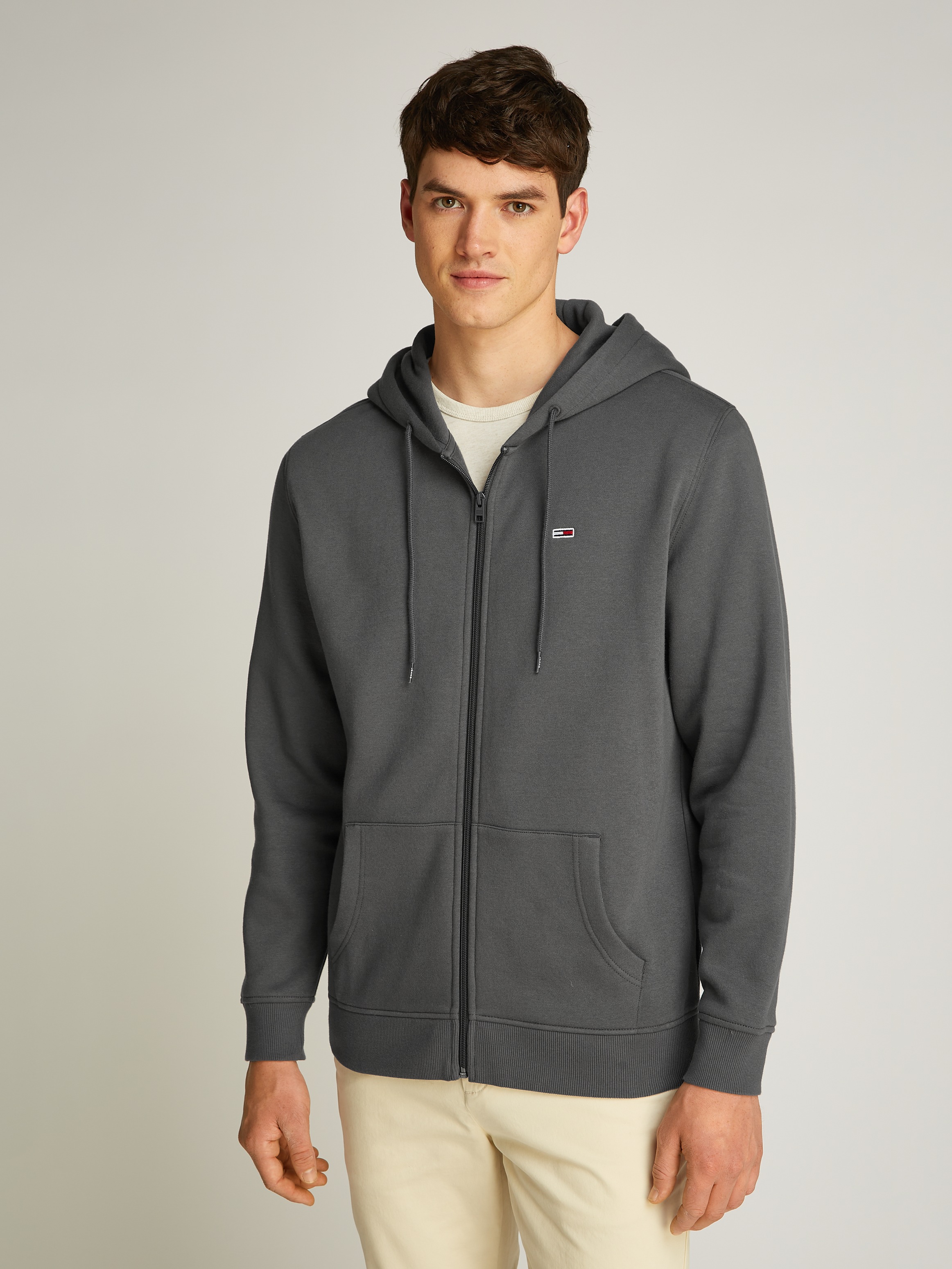 Tommy Jeans Sweatshirt »TJM REG S FLAG ZIP FLEECE THRU«, mit bestickten Markenlogo auf Brusthöhe
