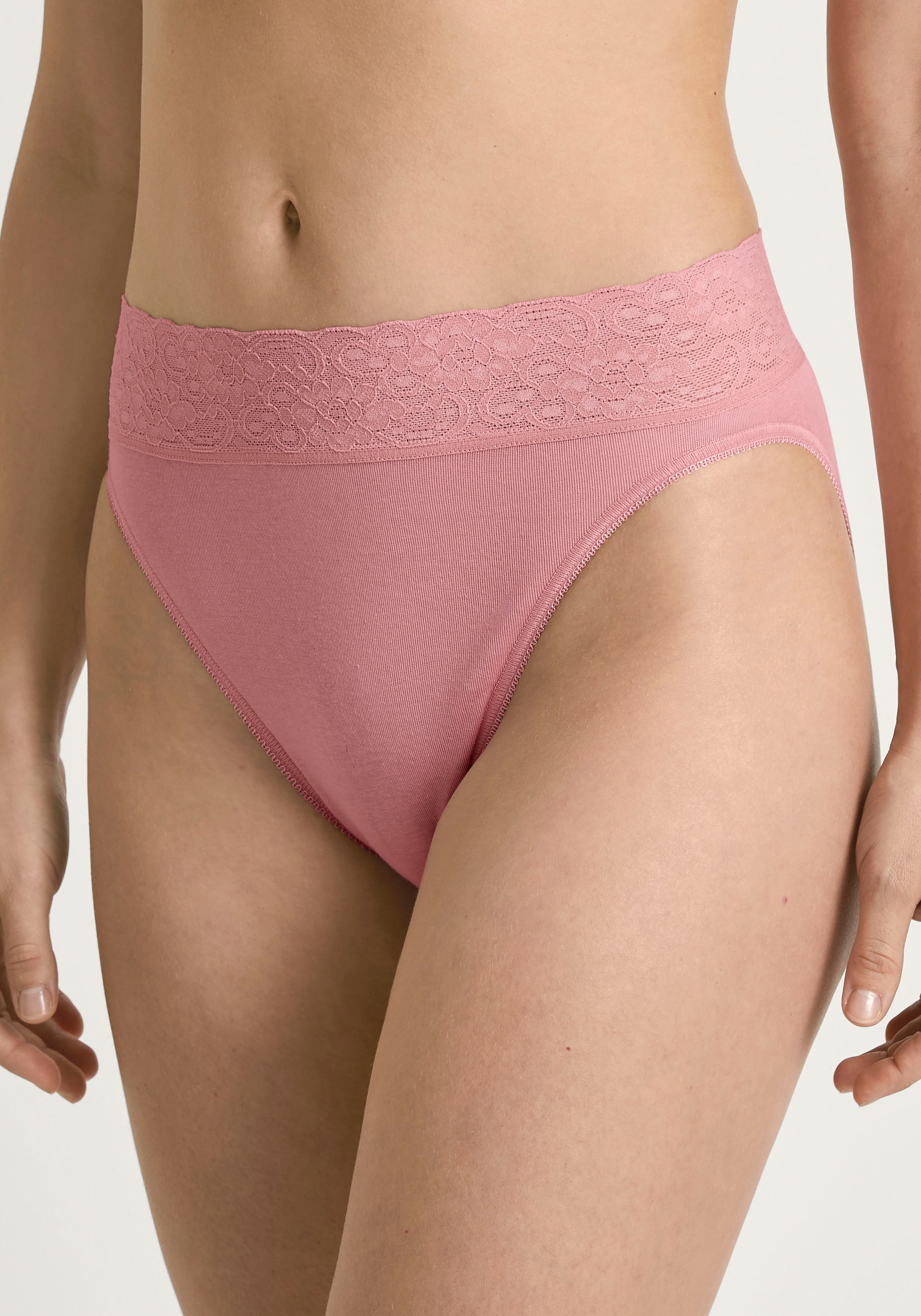 CALIDA Jazz-Pants Slips »Iconics«, (2er Pack), Lycra-Spitze, Feinripp-Qualität, bequemer Bund, hoher Schnitt