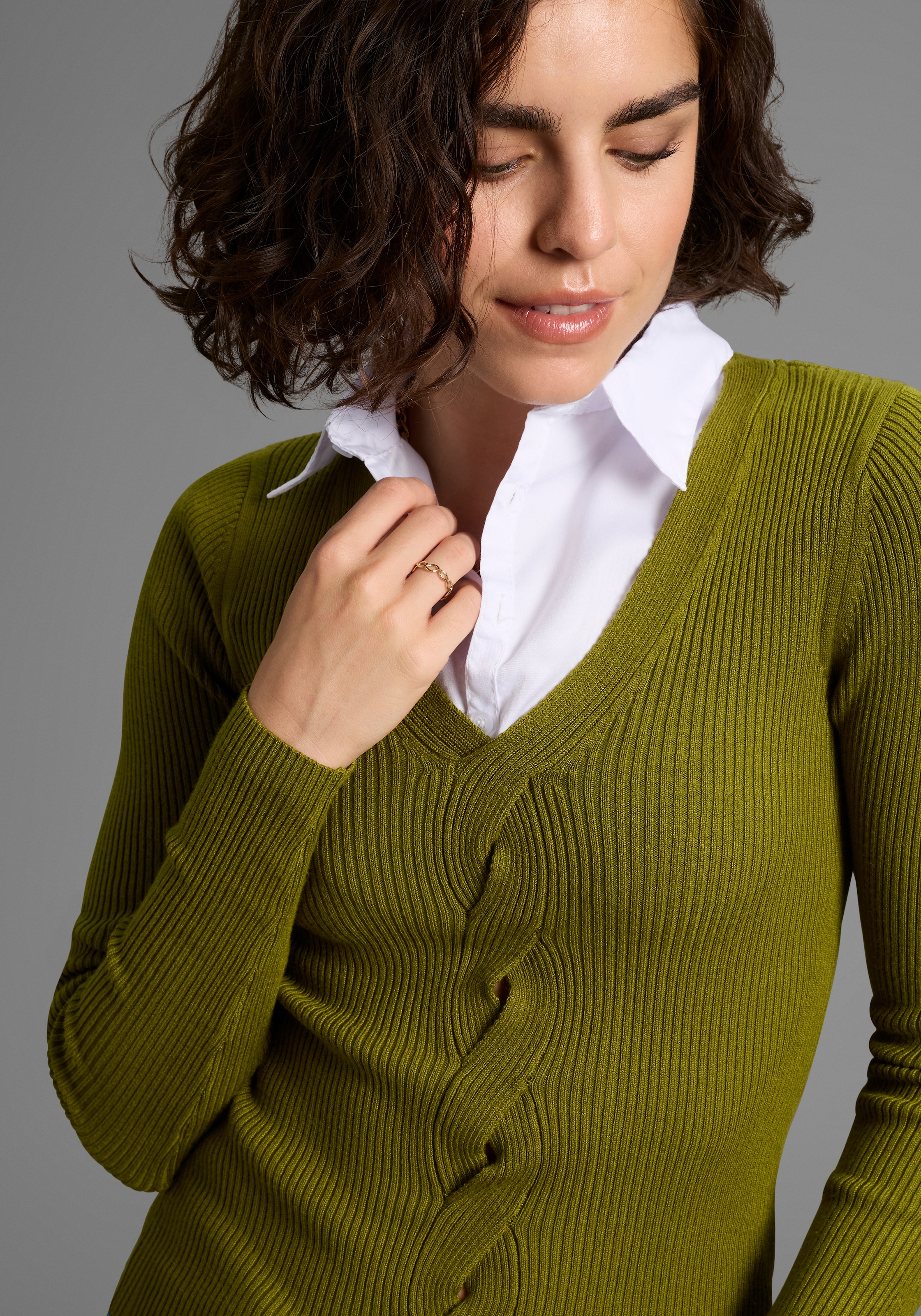 Laura Scott V-Ausschnitt-Pullover, mit Zopfmuster - NEUE KOLLEKTION